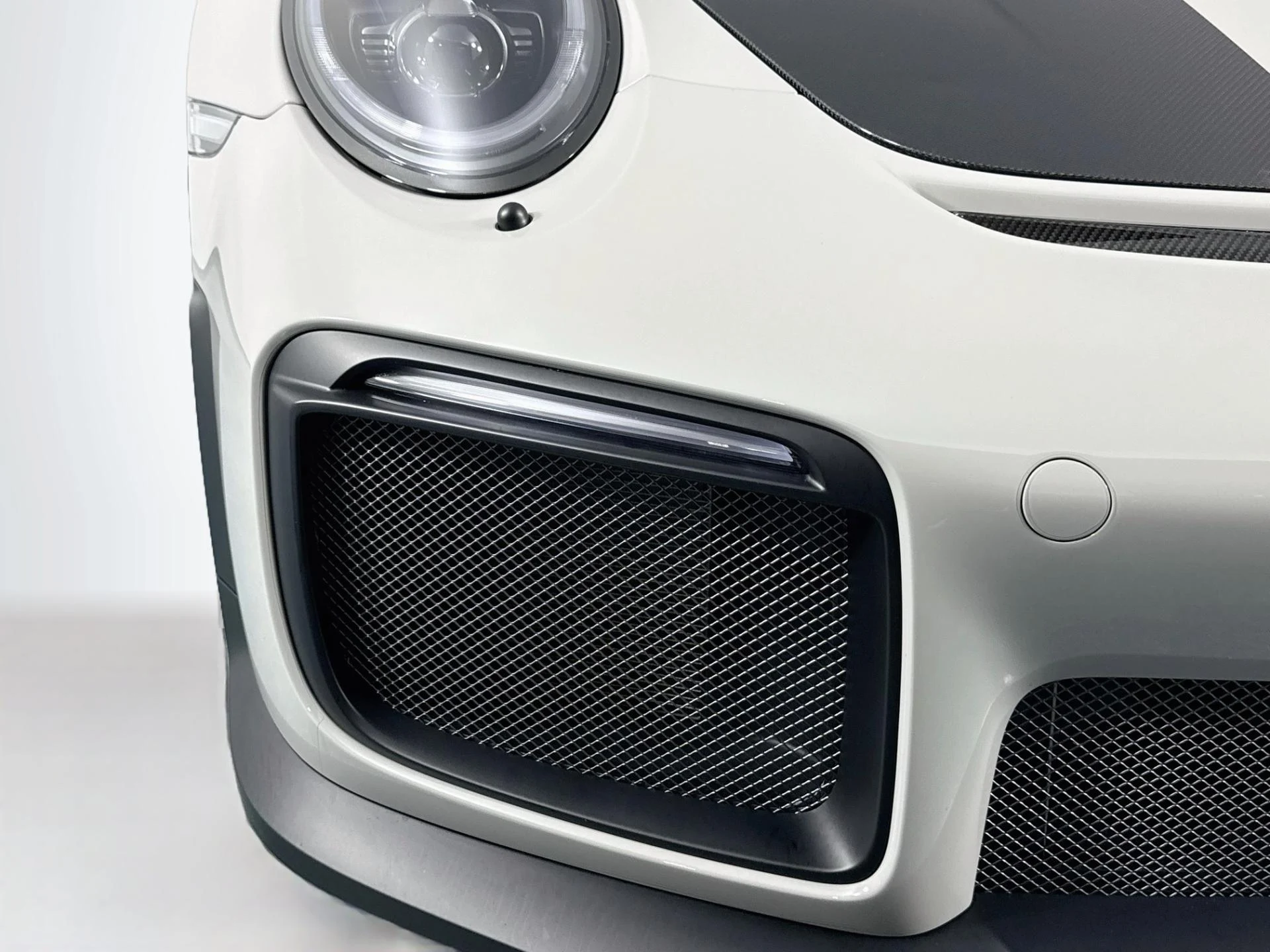 mph088_2301173427_Used_2018_Porsche_911_GT_2_RS_1790873213_def1666c84