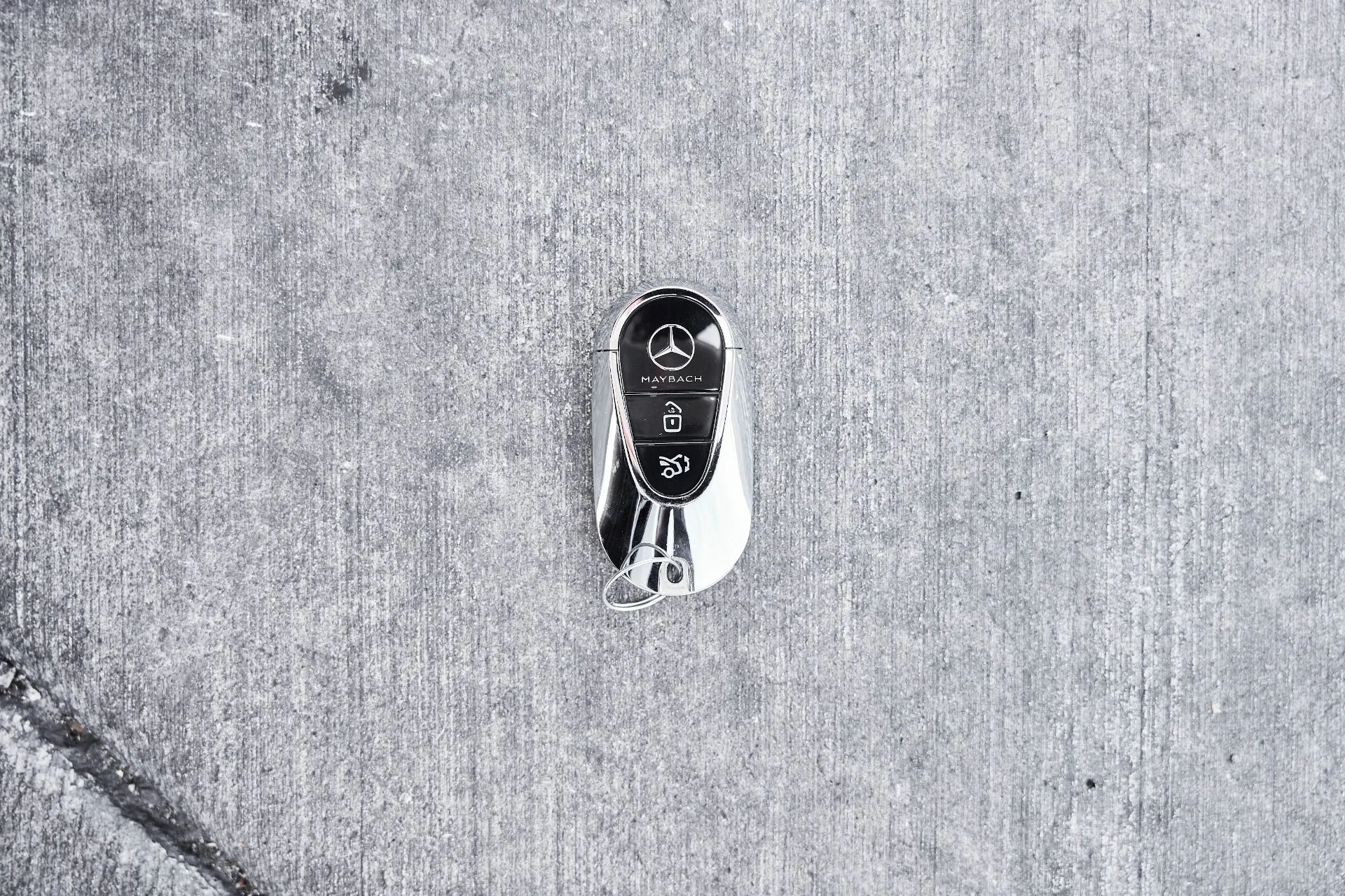 mph088_2480081910_Used_2024_Mercedes_Benz_EQS_Maybach_EQS_680_1774575321_8045a275fb