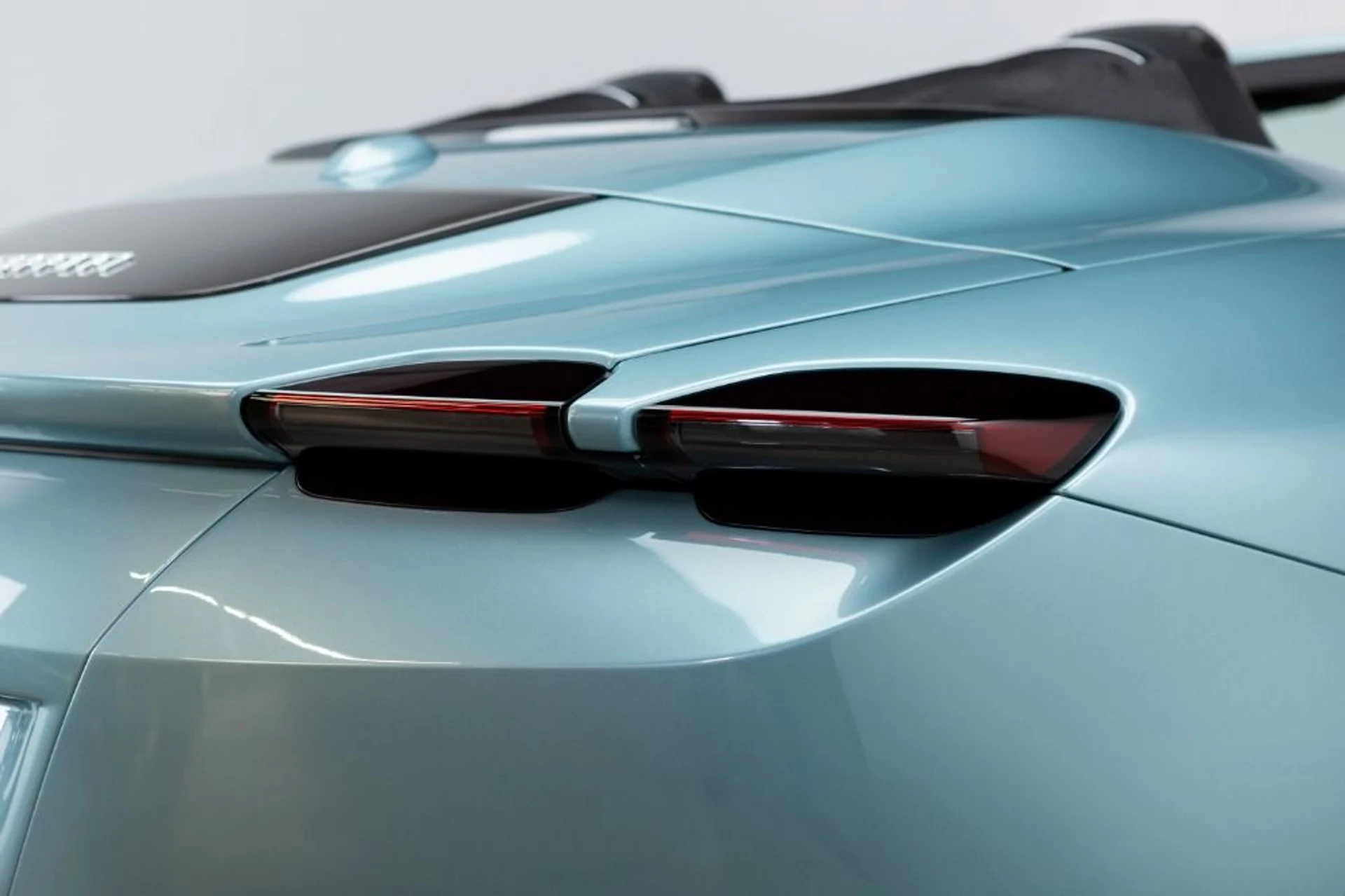 mph088_2859804408_Used_2024_Ferrari_Roma_Spider_c39e107c53