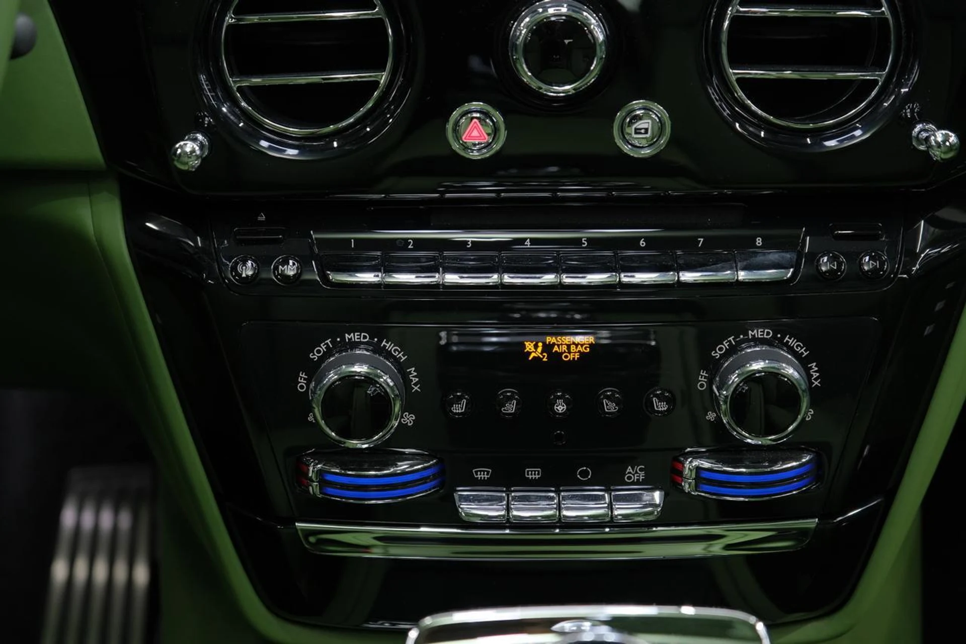 mph088_3051336303_d07be97d1546ab6097d184b970c415da_02af83877d