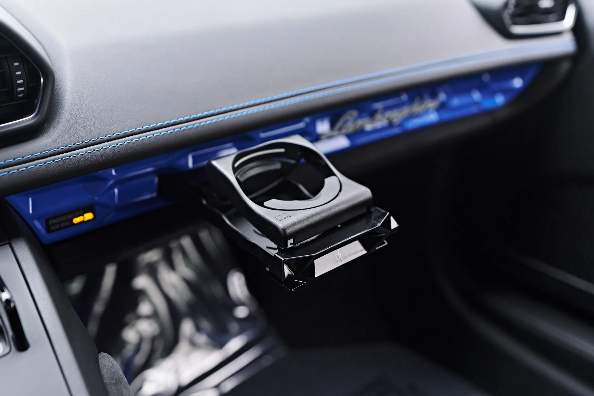 mph088_3143327156_Used_2021_Lamborghini_Huracan_EVO_Base_1758314738_fc7ca2465a