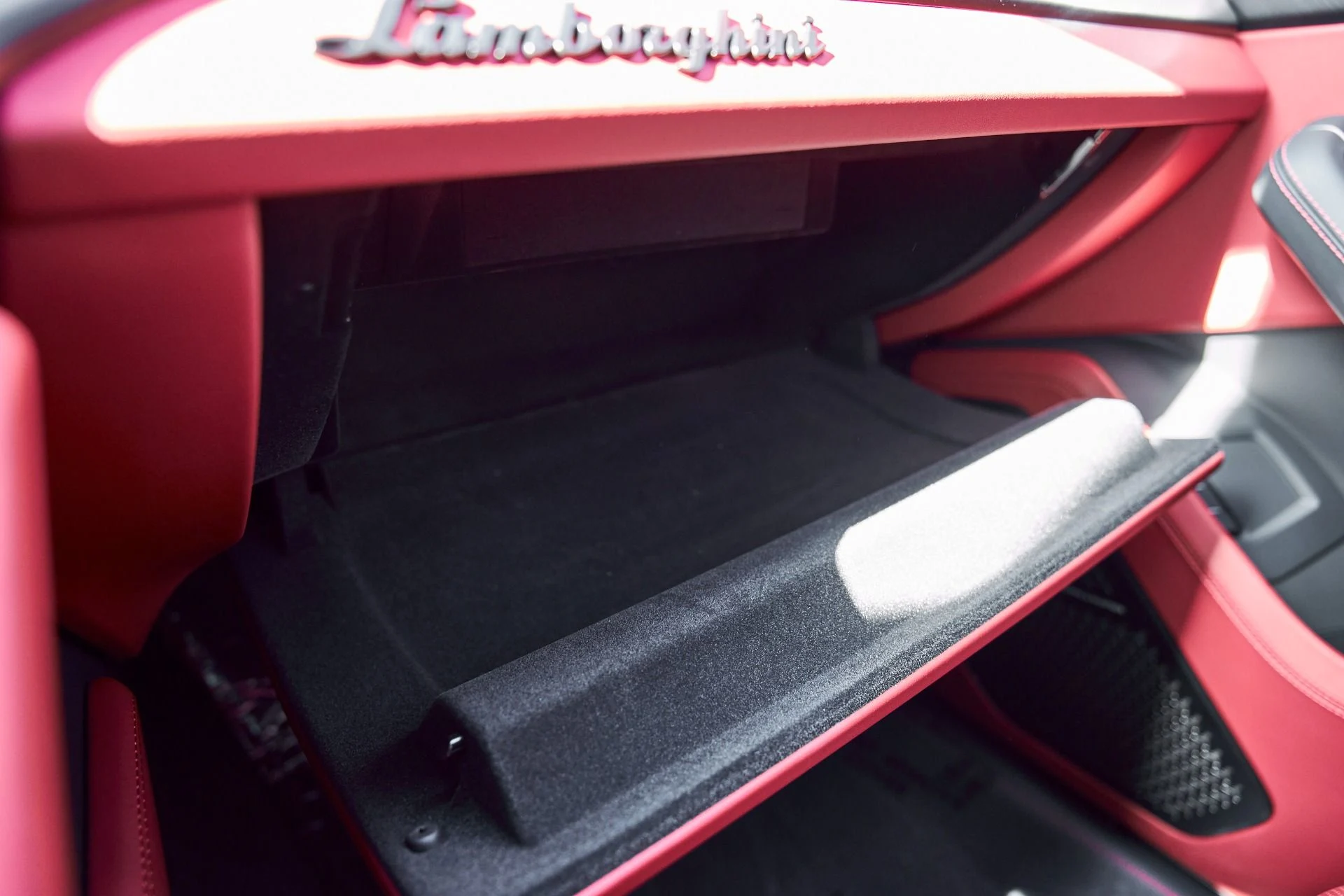 mph088_3147063157_Used_2024_Lamborghini_Urus_S_1769733364_93a52e8f22