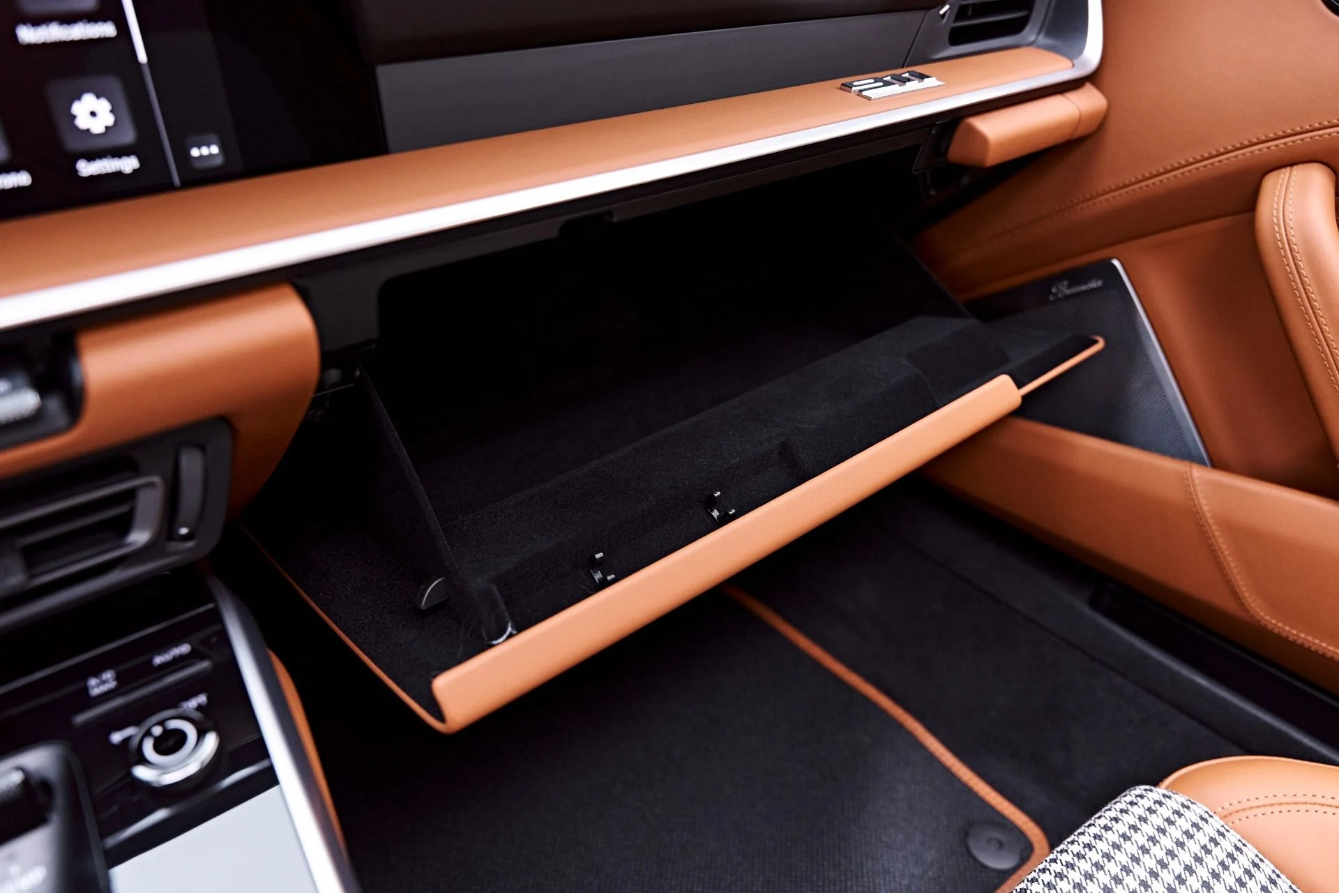 mph088_3188636082_Used_2024_Porsche_911_Turbo_S_1777505356_88b99905c8