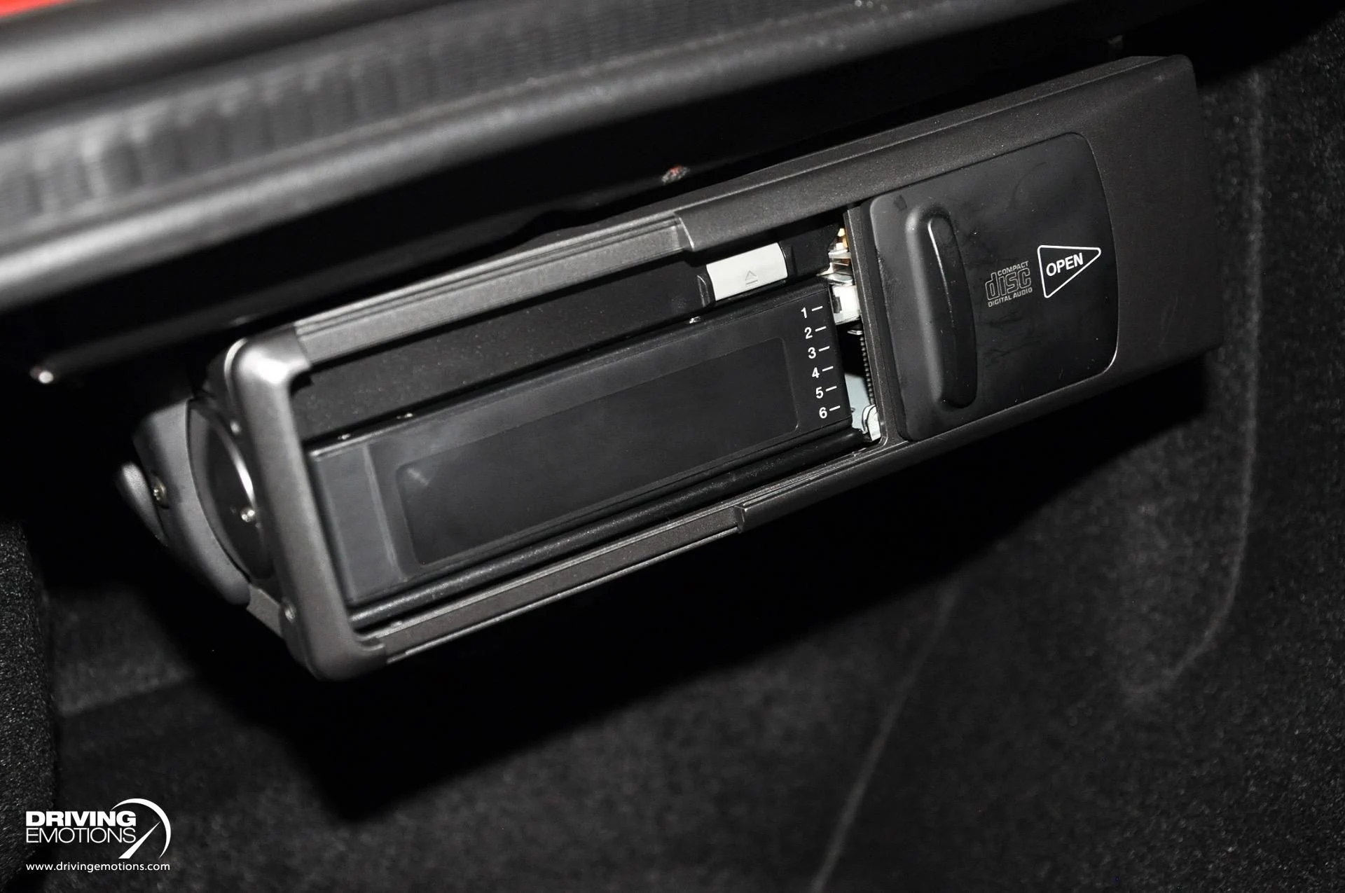 mph088_3193546947_437_p89_l_db0755979c