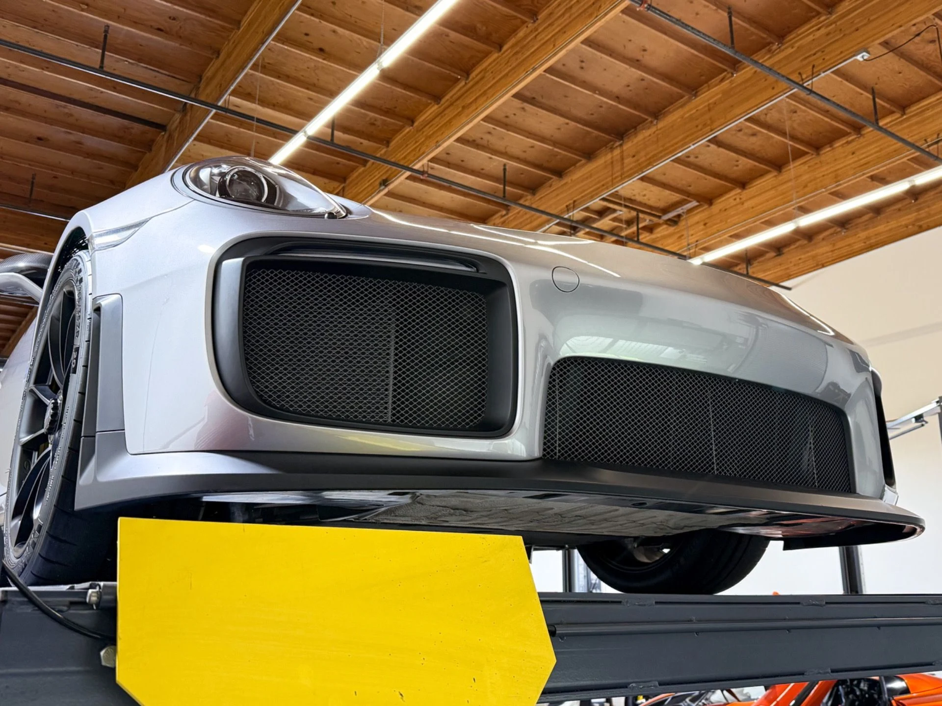 mph088_326795895_Used_2018_Porsche_911_GT_2_RS_1792444223_1ef894e00f