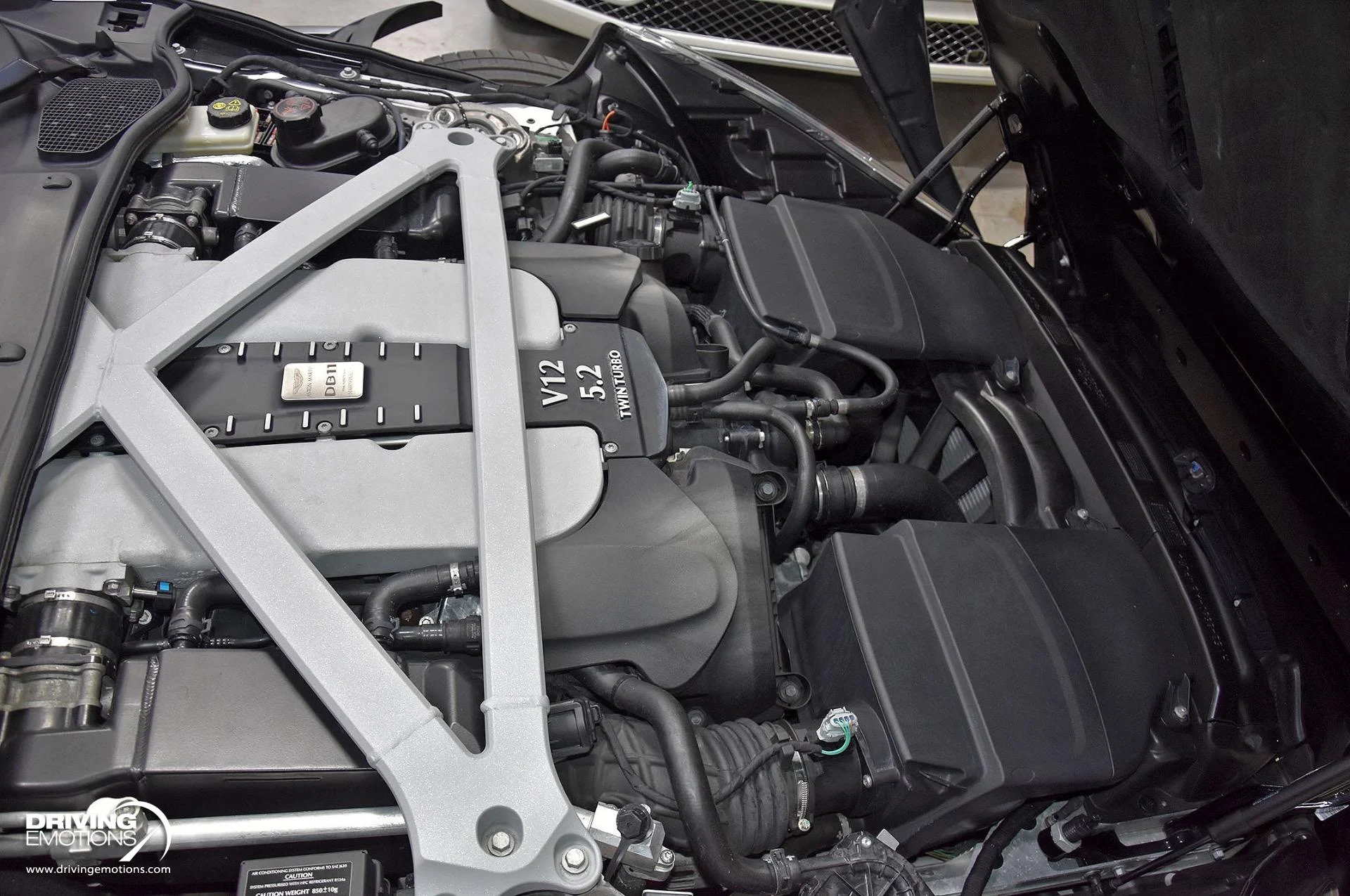 mph088_3298302506_861_p89_l_4e22a0a331