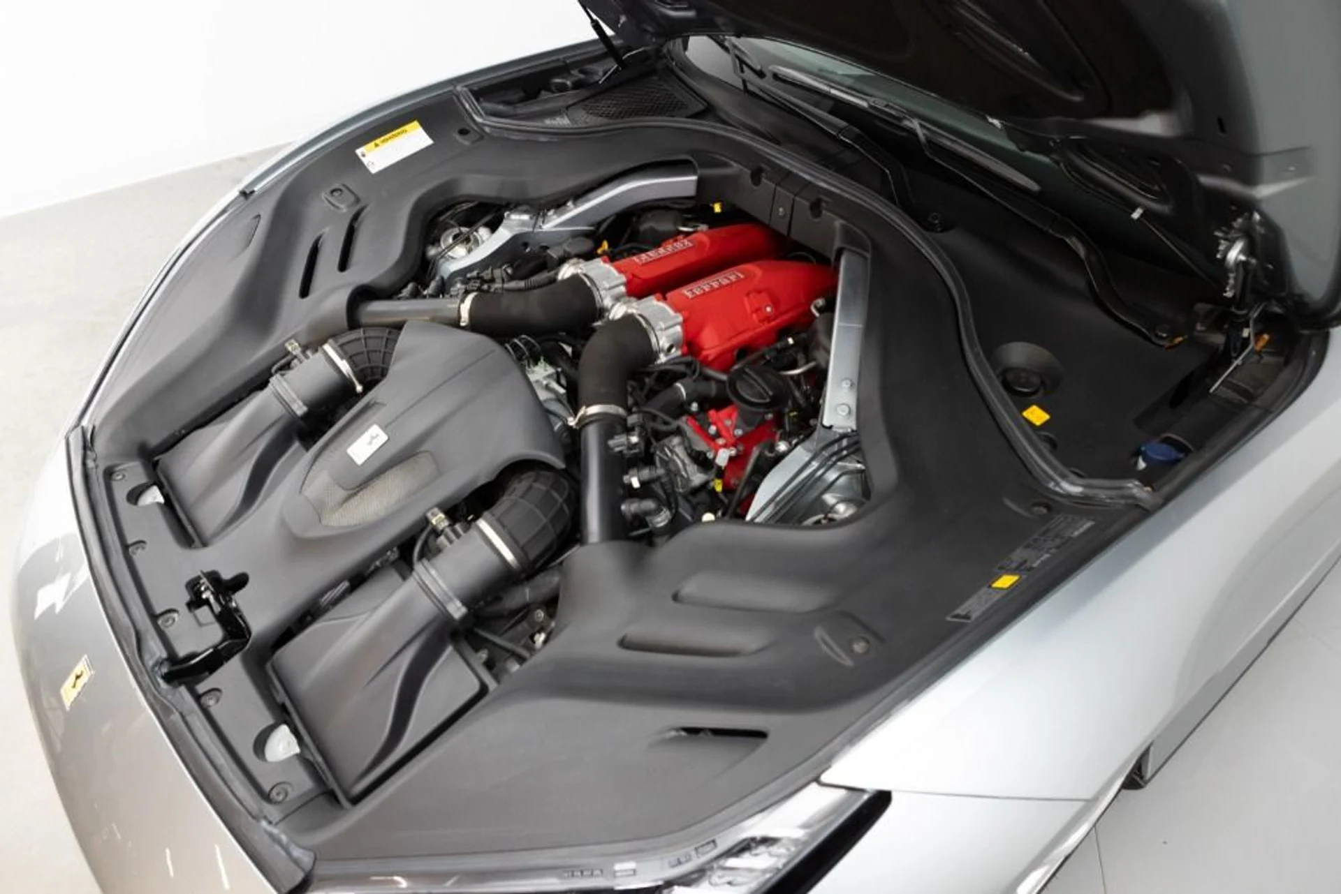 mph088_3386404682_Used_2019_Ferrari_Portofino_03df4d4f7a