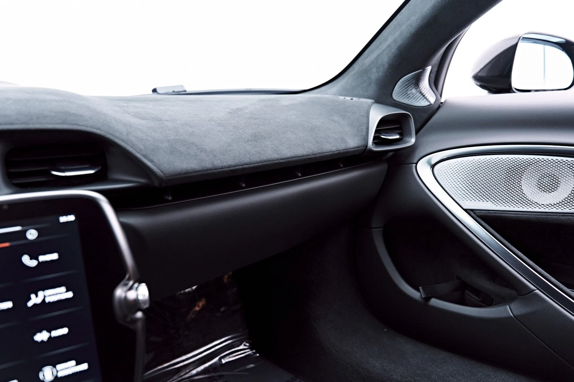 mph088_3422346288_Used_2026_Mc_Laren_Artura_Vision_1777507596_f9da0bc96f