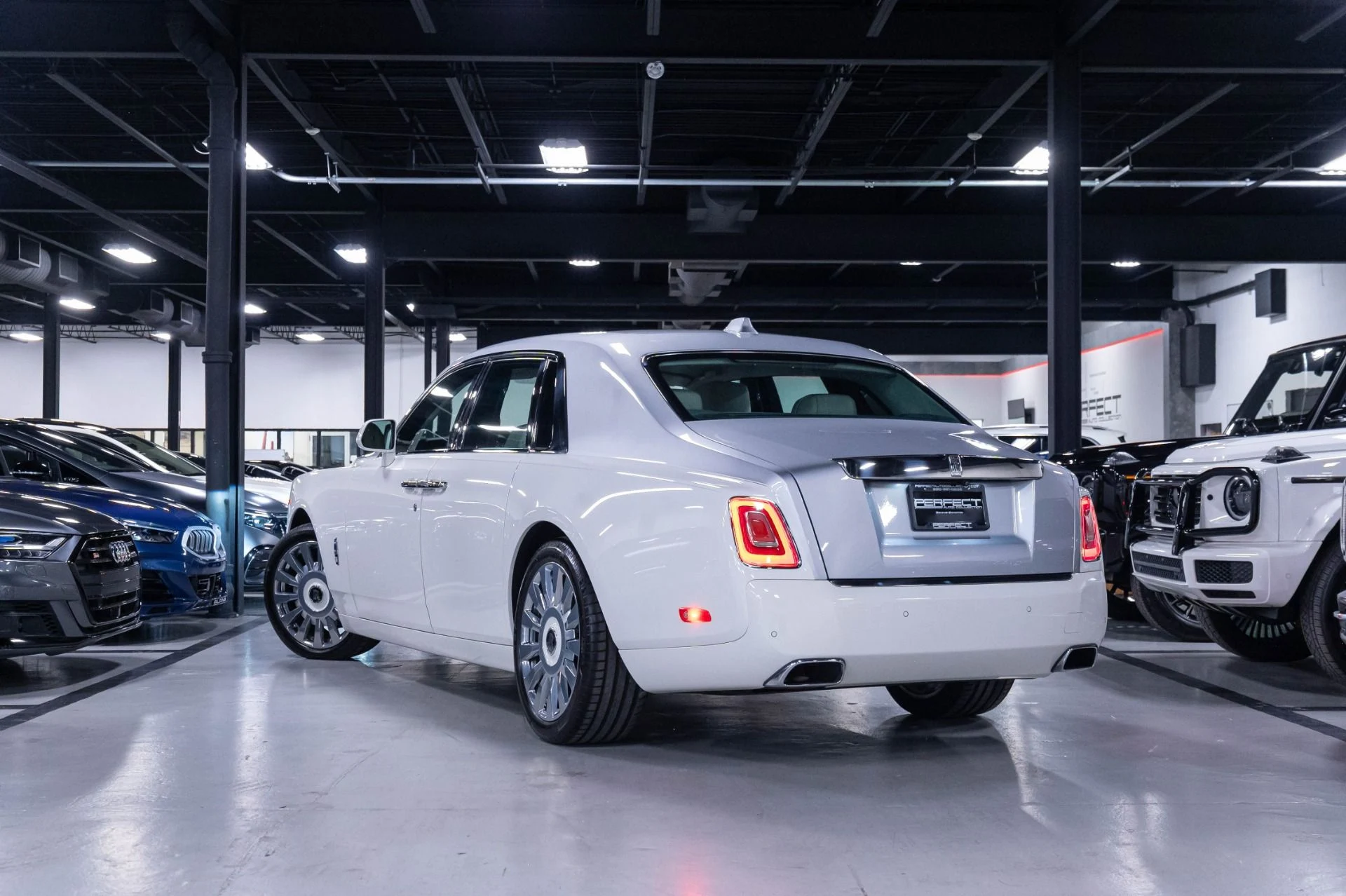 mph088_3558928470_Used_2019_Rolls_Royce_Phantom_1784063989_e36047163e