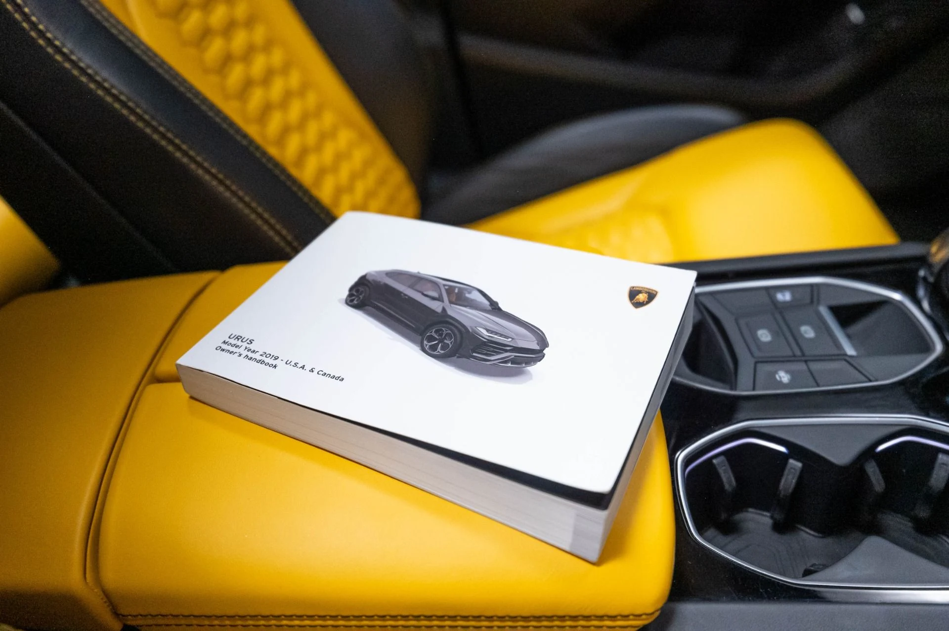 mph088_3578060249_Used_2019_Lamborghini_Urus_1786985122_b1c20004c3