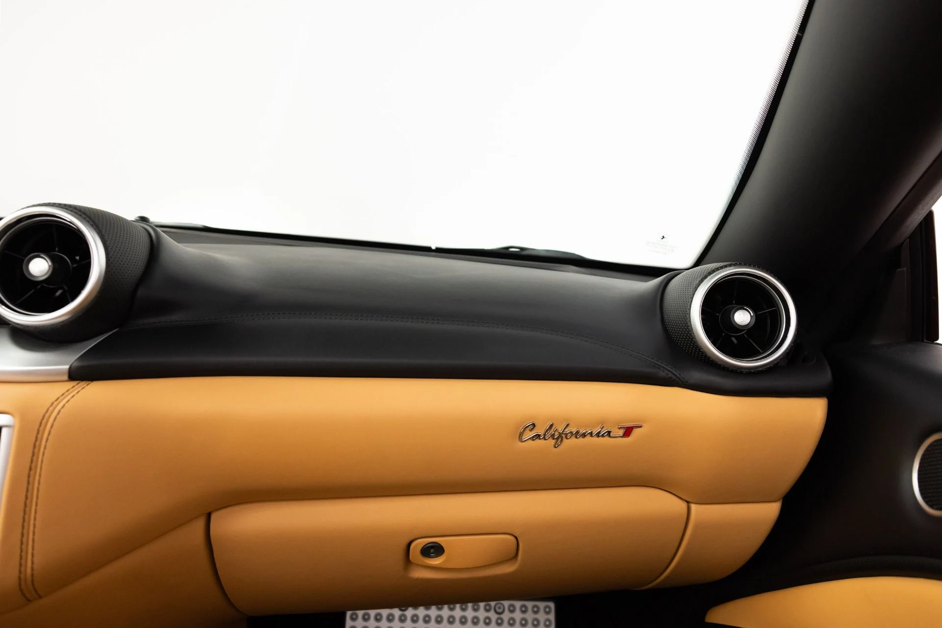 mph088_4002051657_Used_2017_Ferrari_California_T_1784583649_fbd88476ca