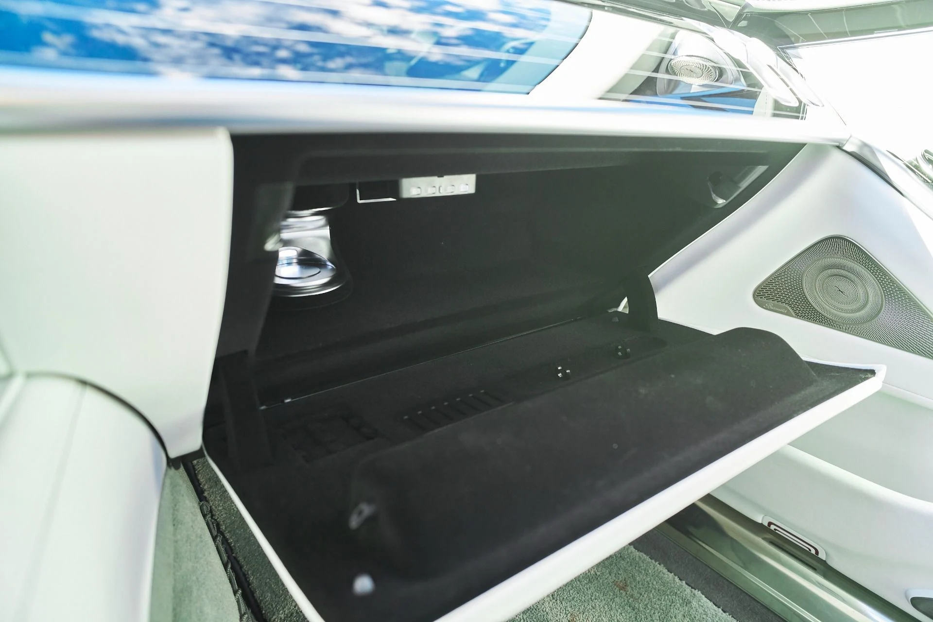 mph088_42931282_Used_2024_Mercedes_Benz_S_Class_Maybach_S_680_1765936919_edcb533f13