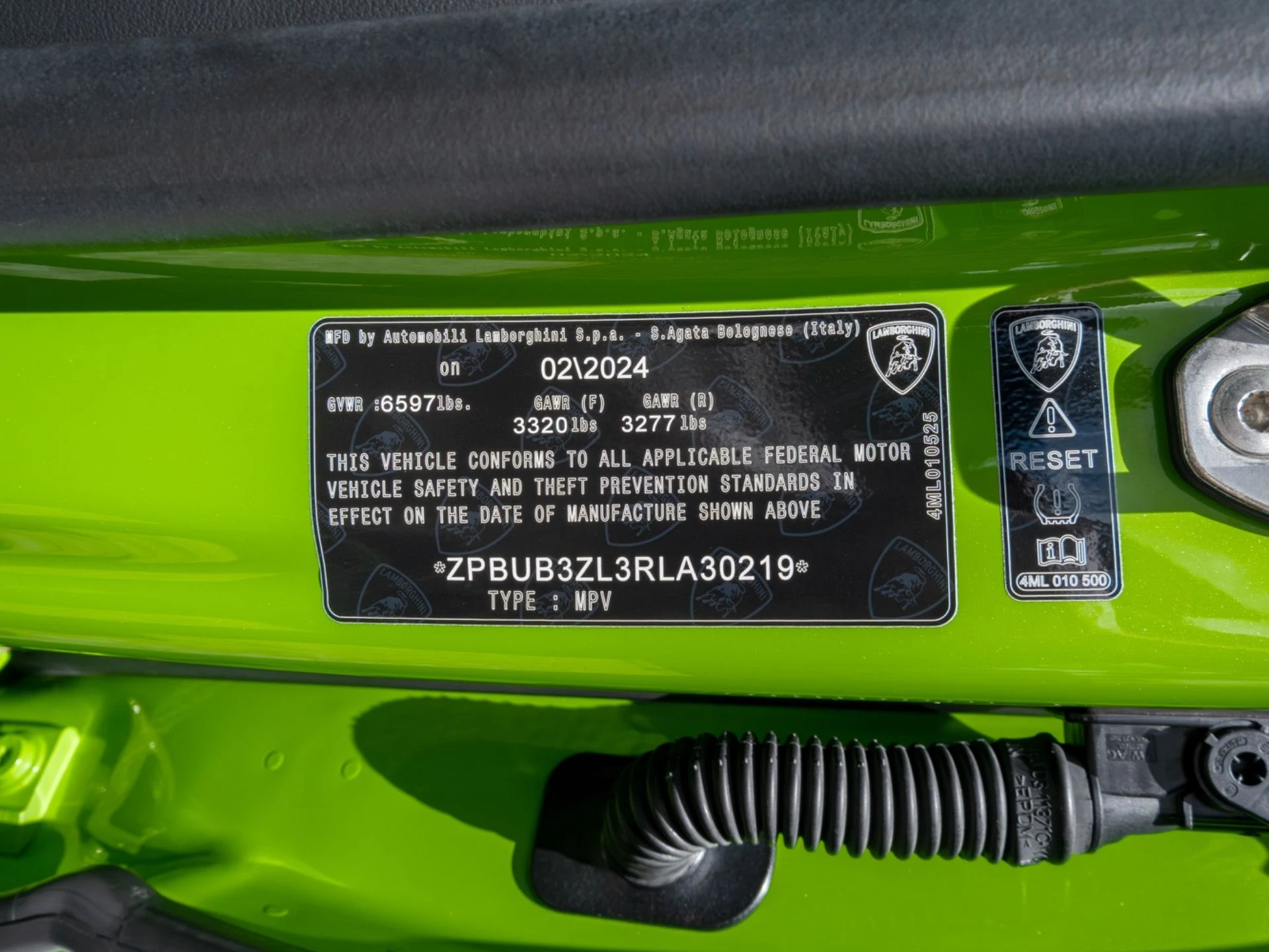 mph088_45282915_Used_2024_Lamborghini_Urus_S_1775489558_be2b099e79