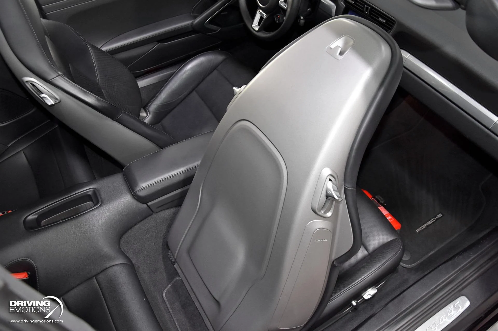 mph088_651301181_868_p89_l_b32eb0514b