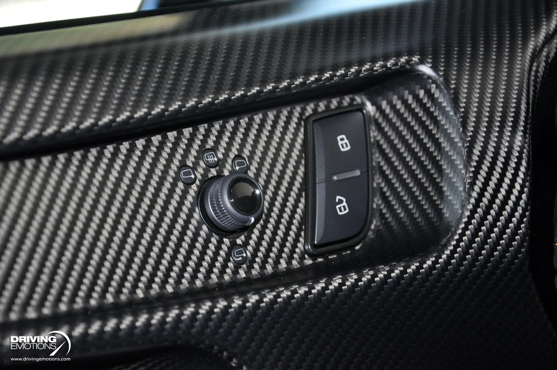 mph088_729491401_743_p89_l_71eba836aa