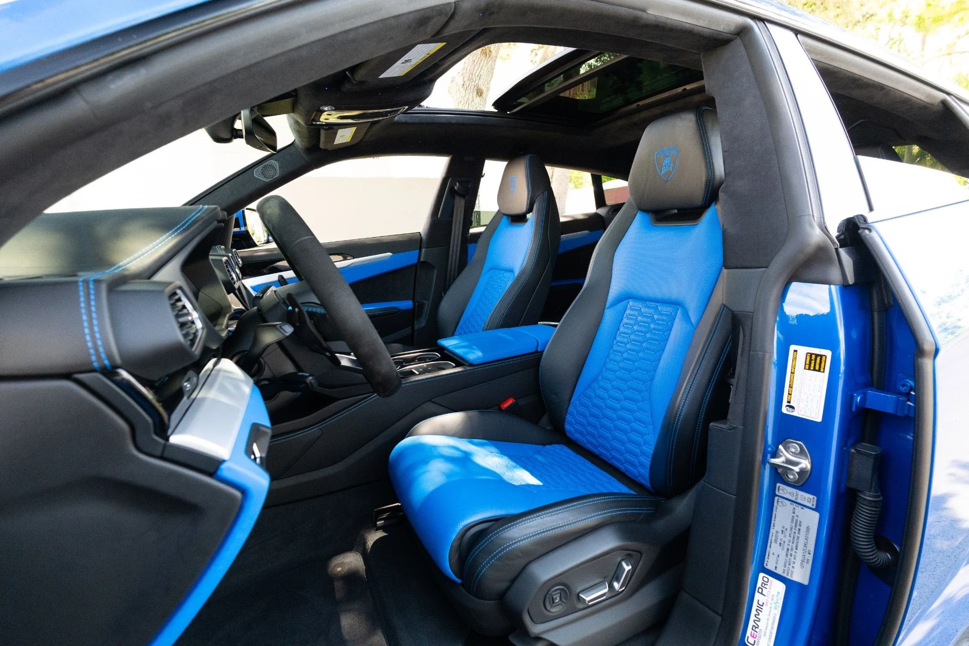 mph088_902274590_Used_2019_Lamborghini_Urus_1781242066_8488694bc0