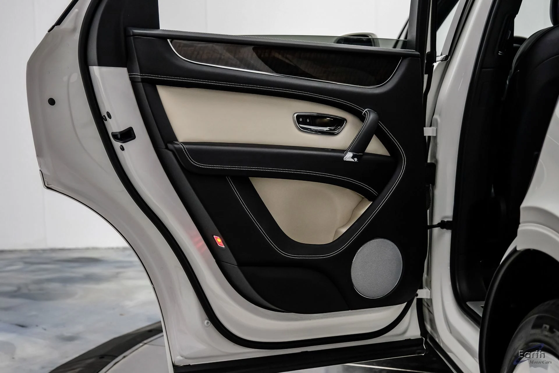 mph089_1066509849_1cf601fa321ff7d50a28820551df4353x_932a023f11