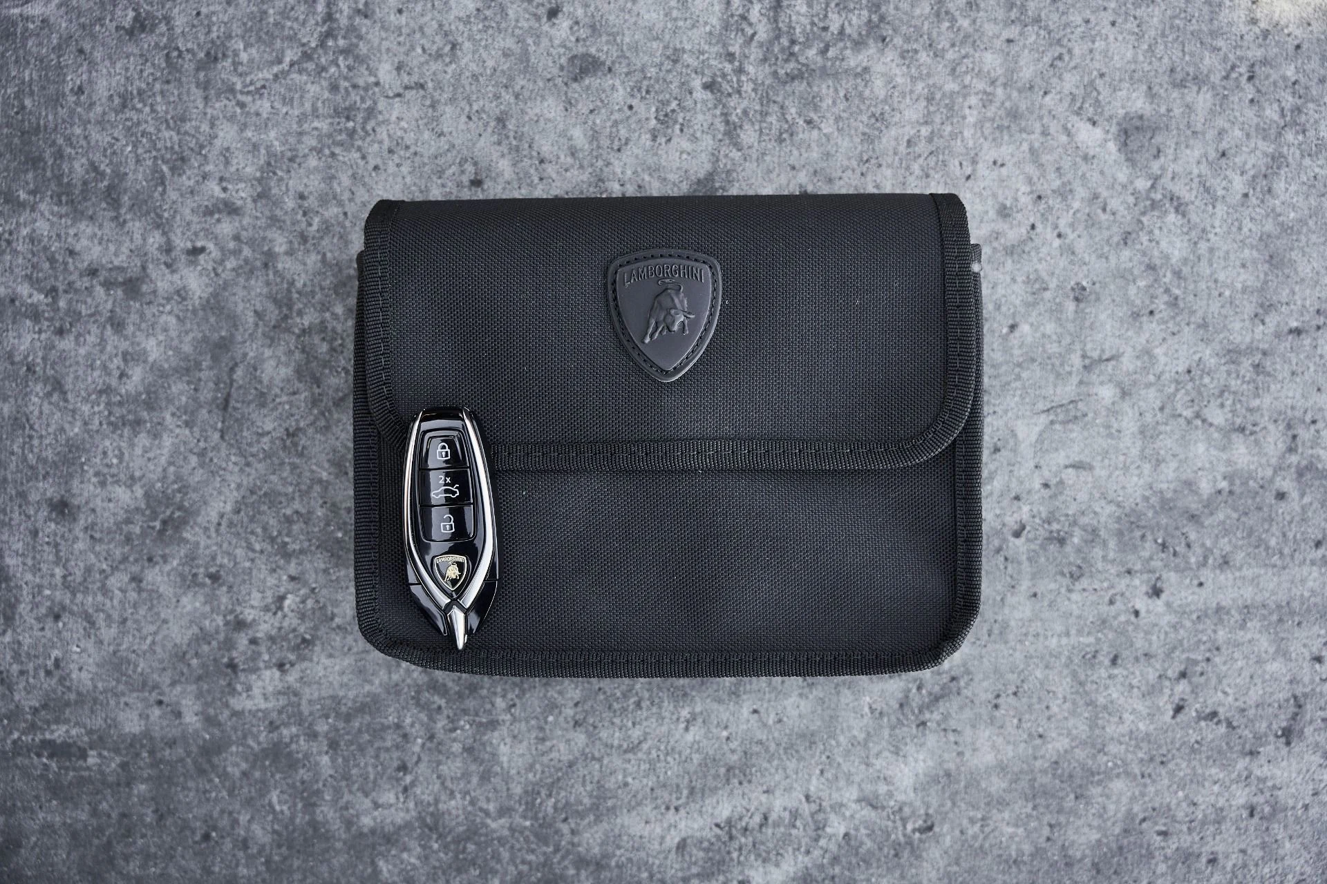 mph089_1186351569_Used_2025_Lamborghini_Urus_SE_1770086577_c9841b16f6