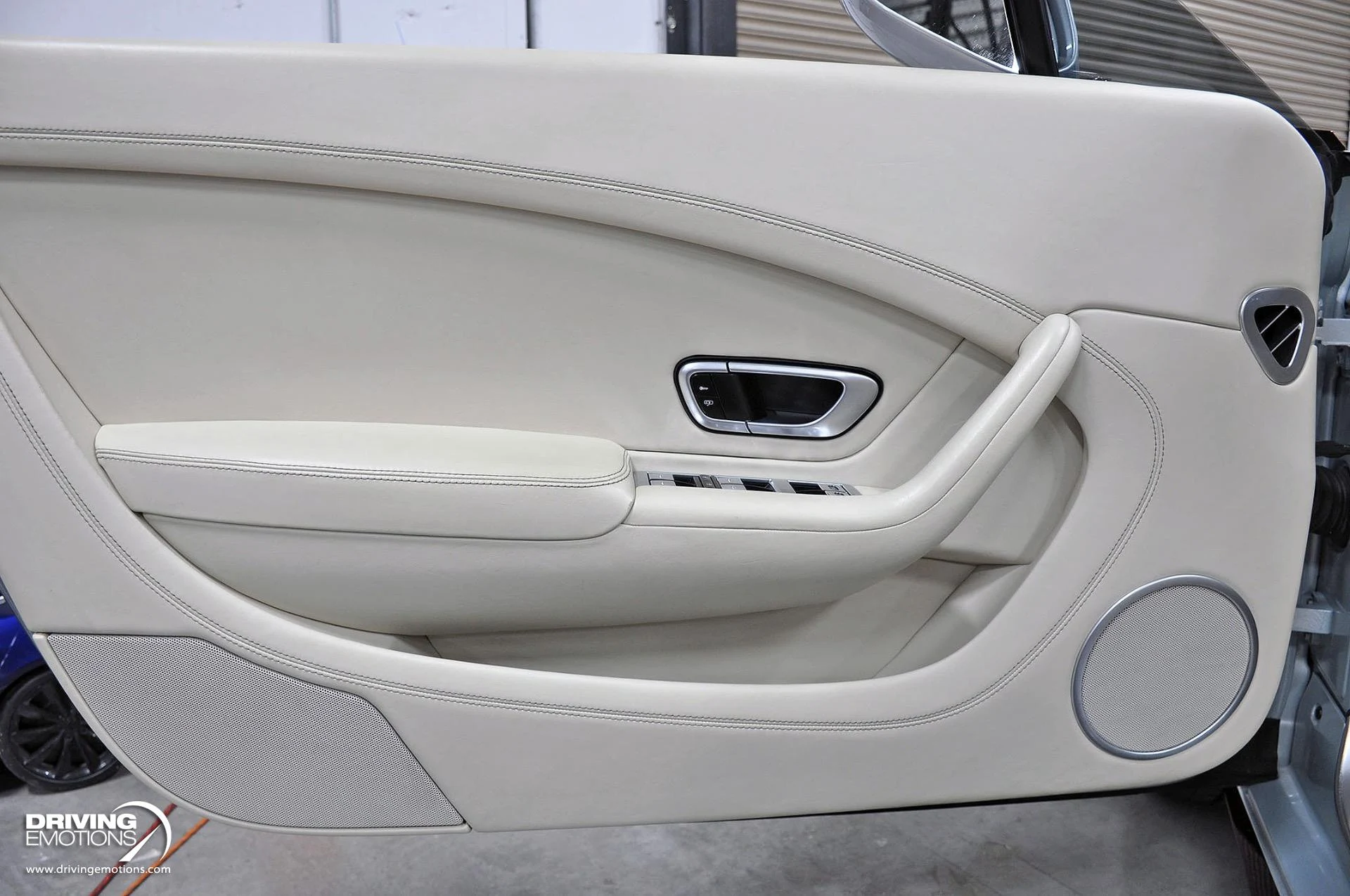 mph089_1251948851_886_p90_l_8bd8a2a004