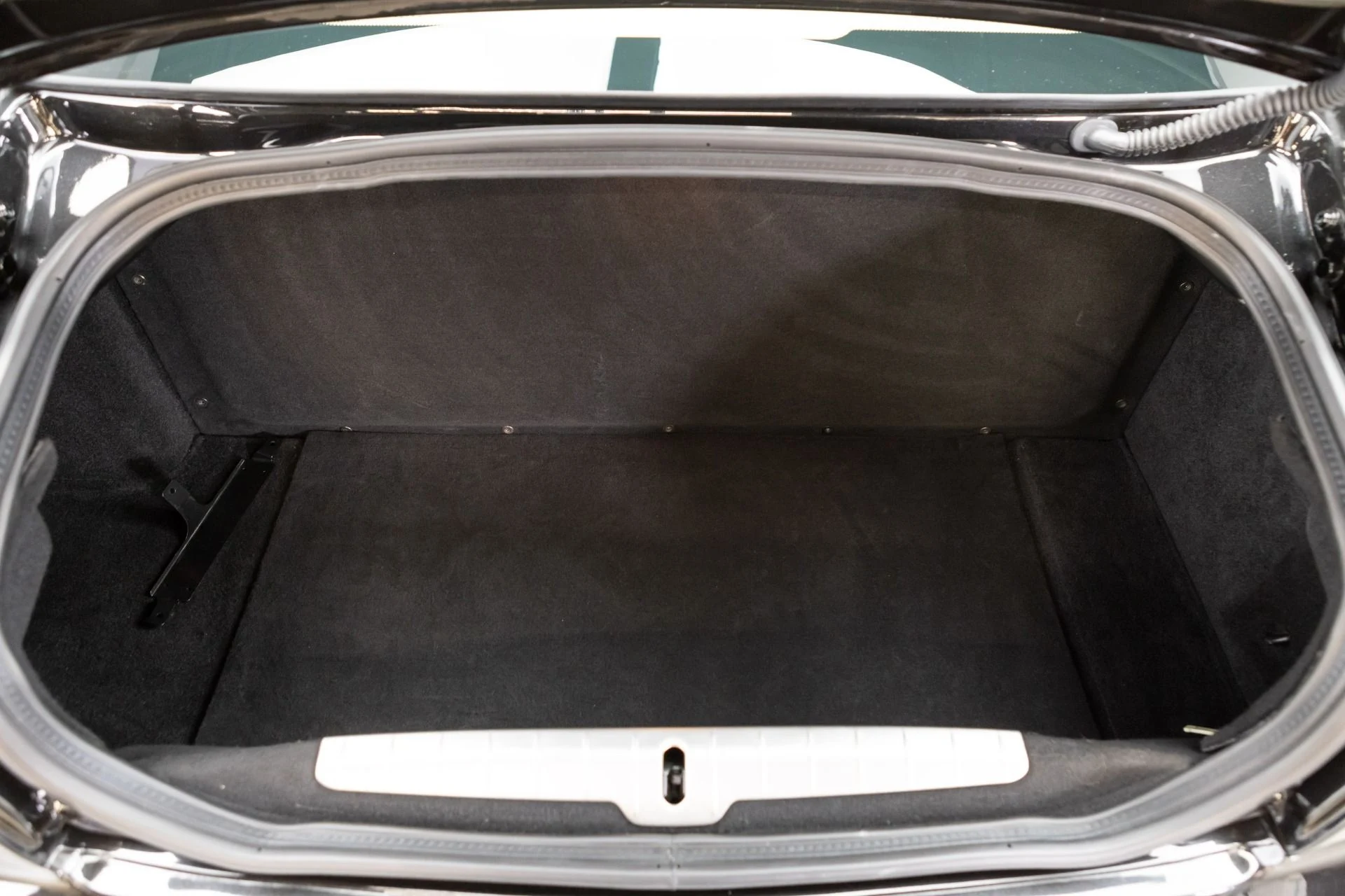 mph089_1273449484_Used_2009_Ferrari_612_Scaglietti_OTO_1777580499_a5784f388f