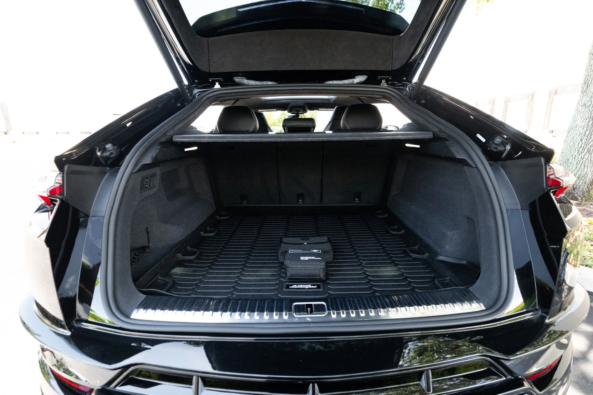 mph089_1295876932_Used_2023_Lamborghini_Urus_S_1780940773_ac85e1769a