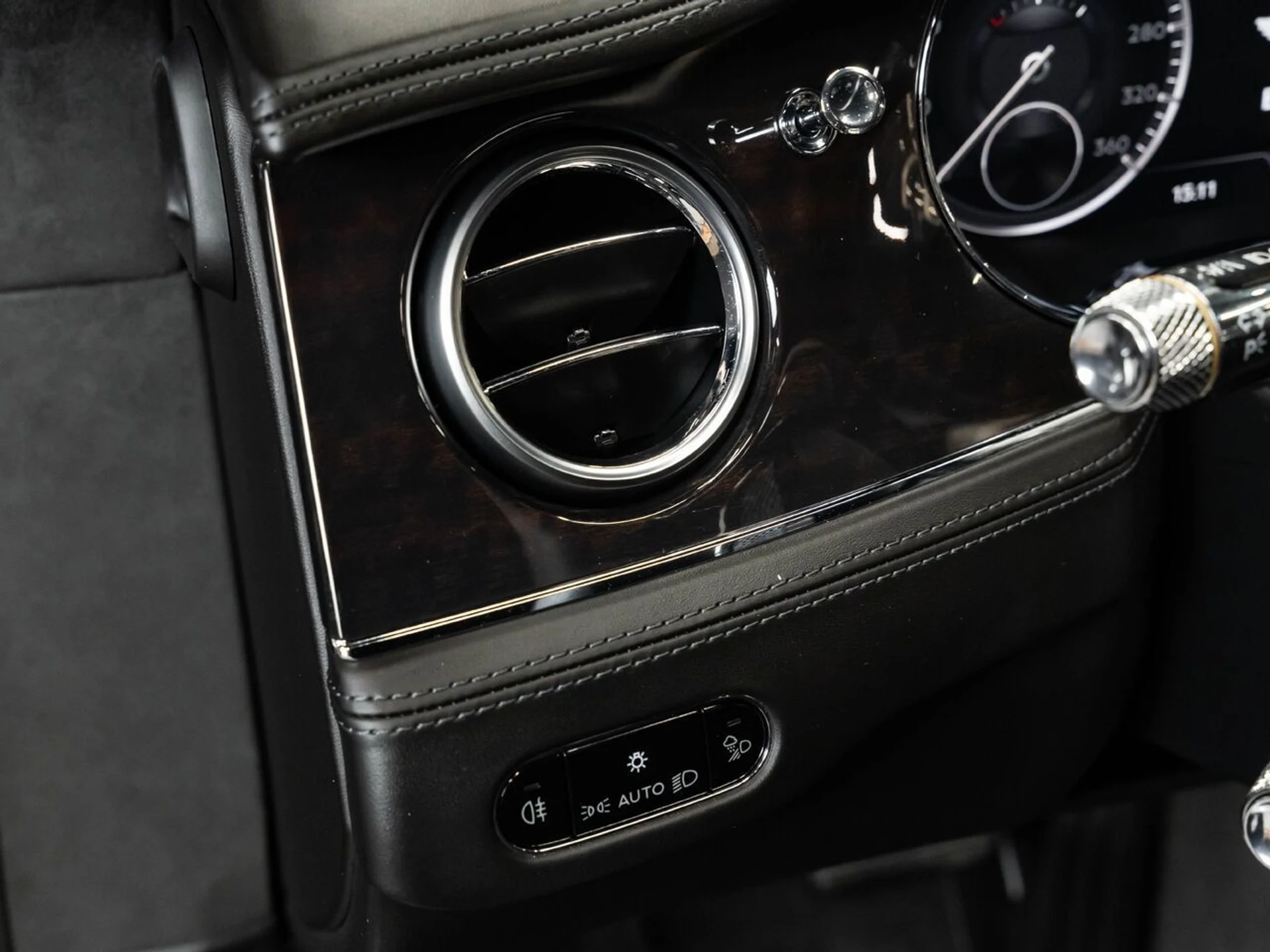 mph089_1432814773_bentley_continental_2022_a982dc55f9