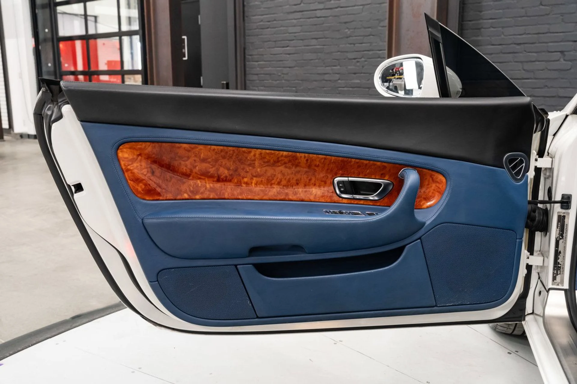 mph089_169782706_bentley_continental_gt_2006_b69e2c9c03