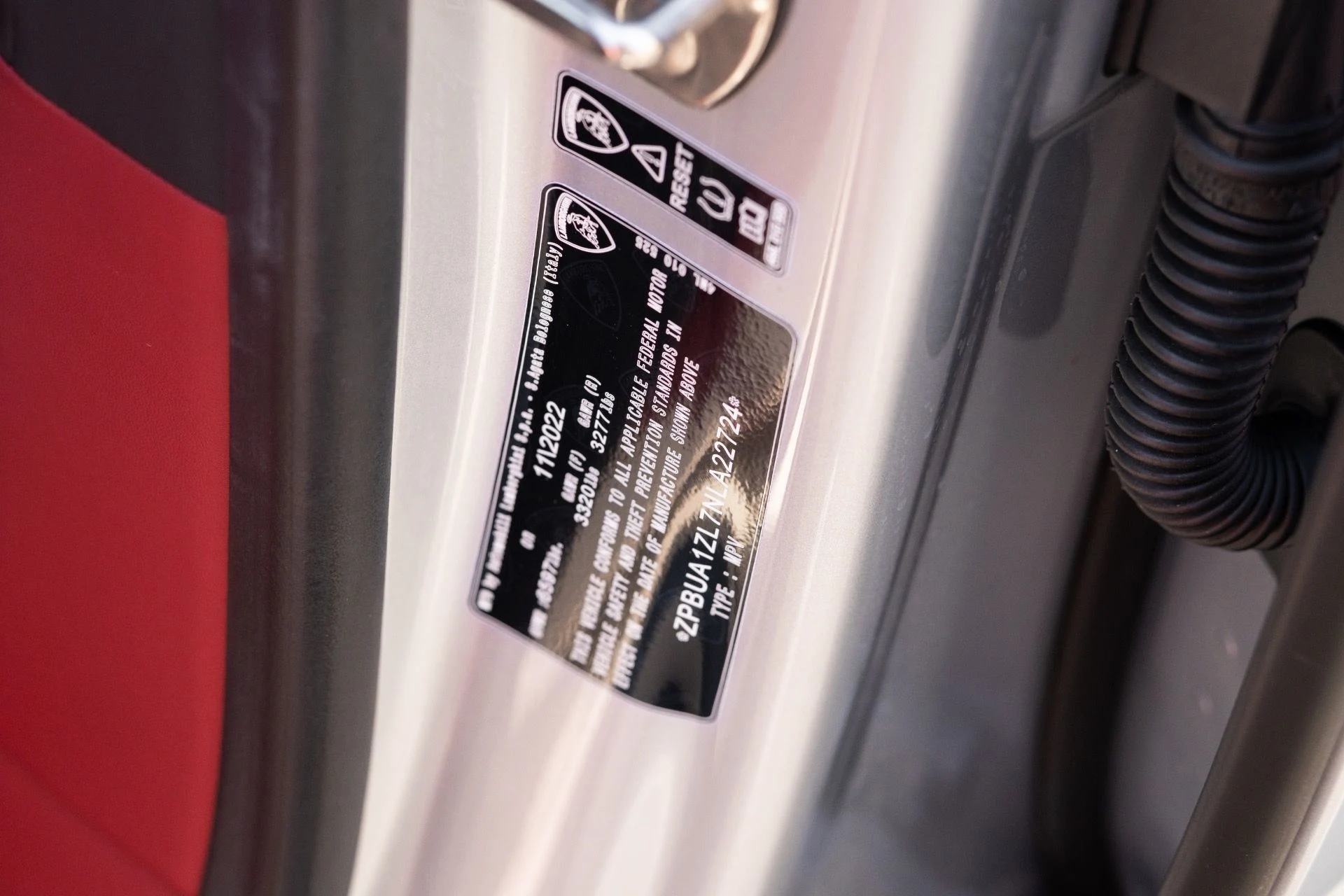 mph089_1824848549_Used_2022_Lamborghini_Urus_1770690392_2ae3951c5e