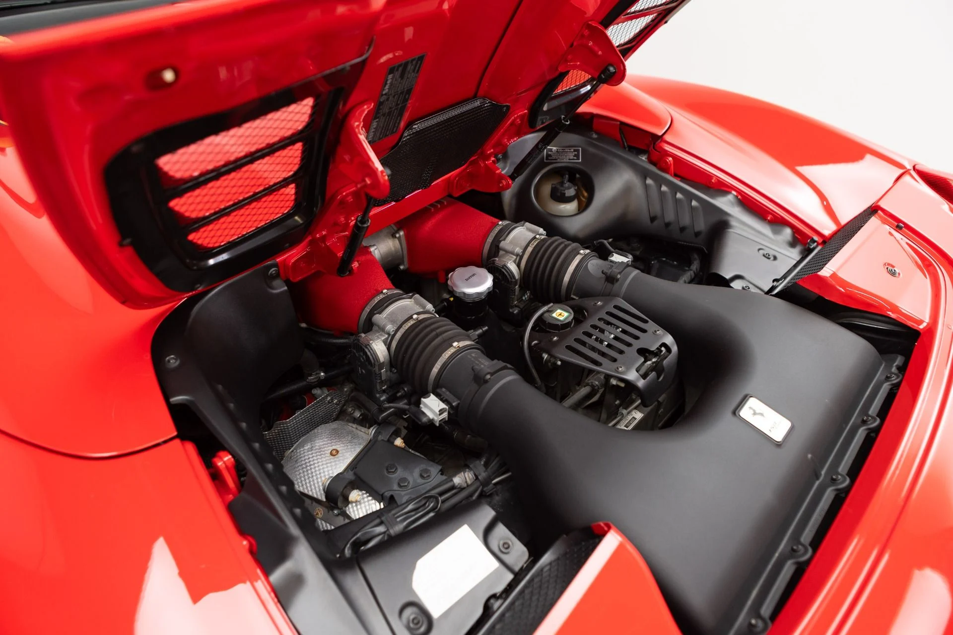 mph089_1860588436_Used_2014_Ferrari_458_Spider_1781623433_375ab20223