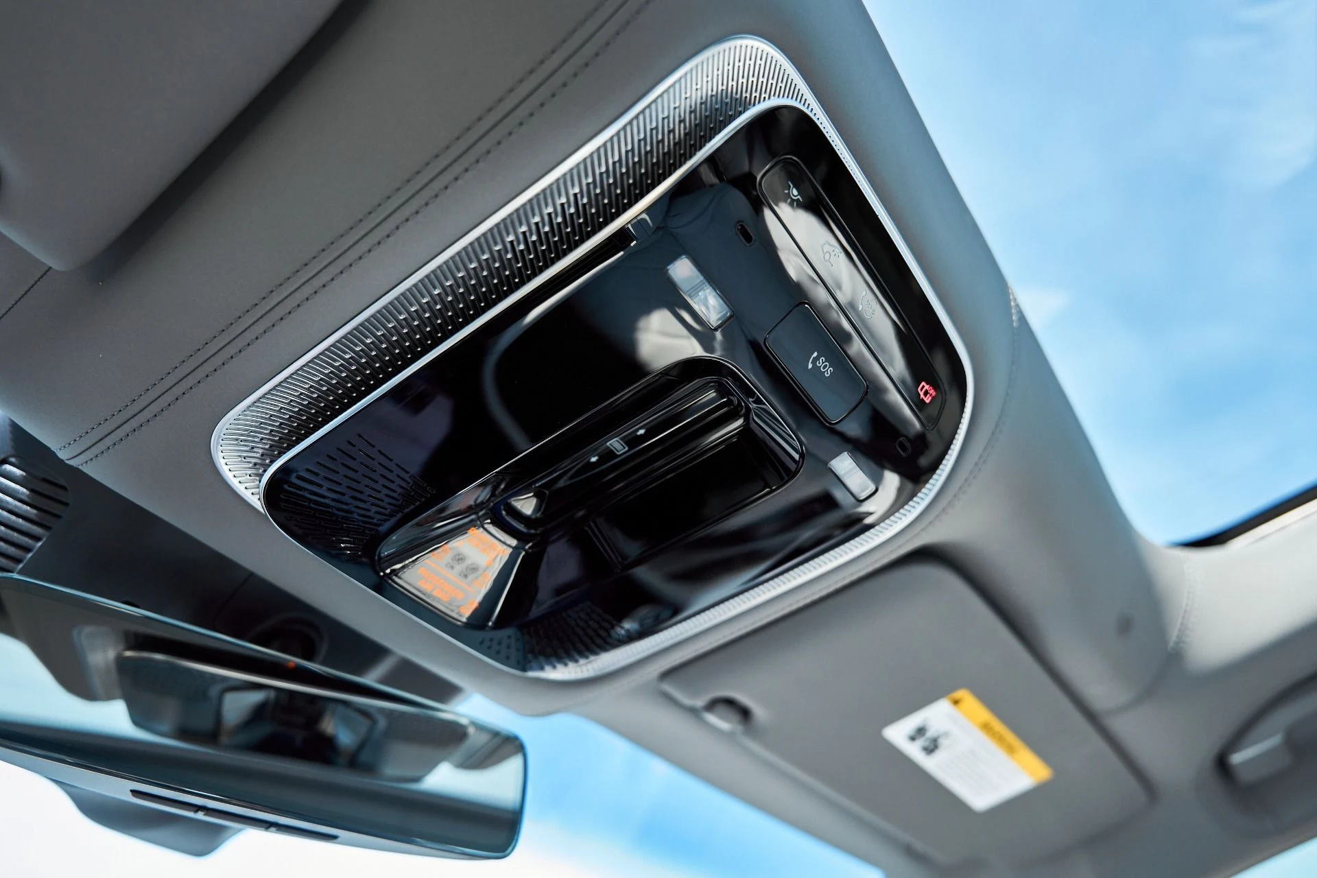 mph089_2124933917_Used_2024_Mercedes_Benz_EQS_Maybach_EQS_680_1766456021_aaa110a8c8