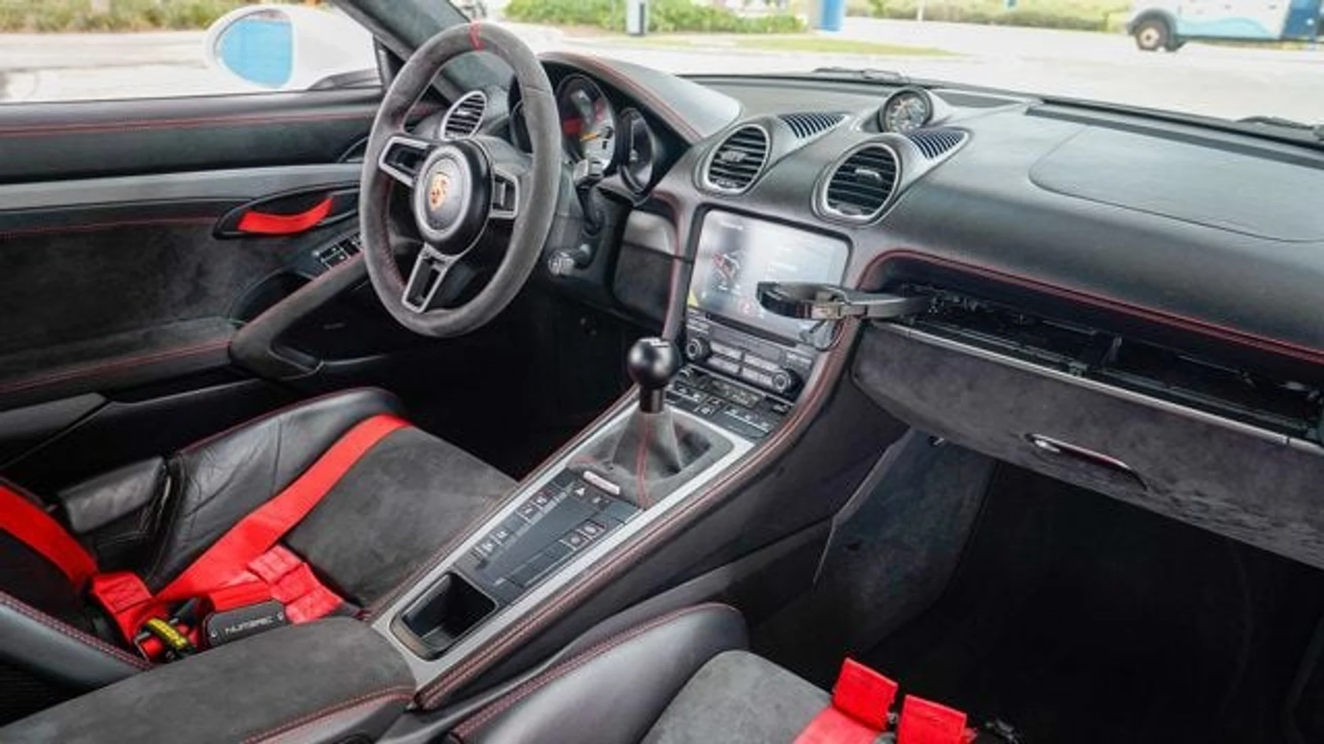 mph089_2137069866_used_2020_porsche_718_cayman_gt4coupe_14354_22875819_90_640_033557cd81