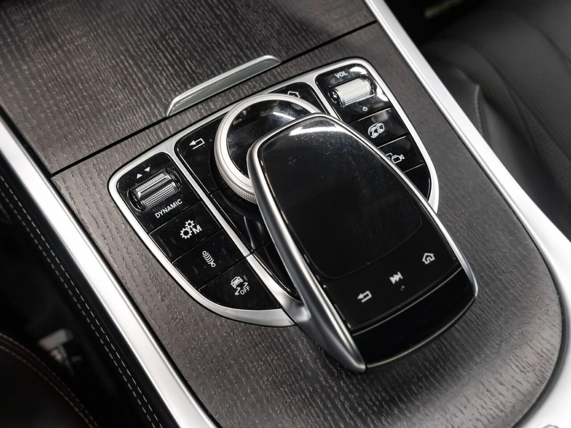 mph089_2138129779_mercedes_benz_g_class_2021_60d83fbf4a