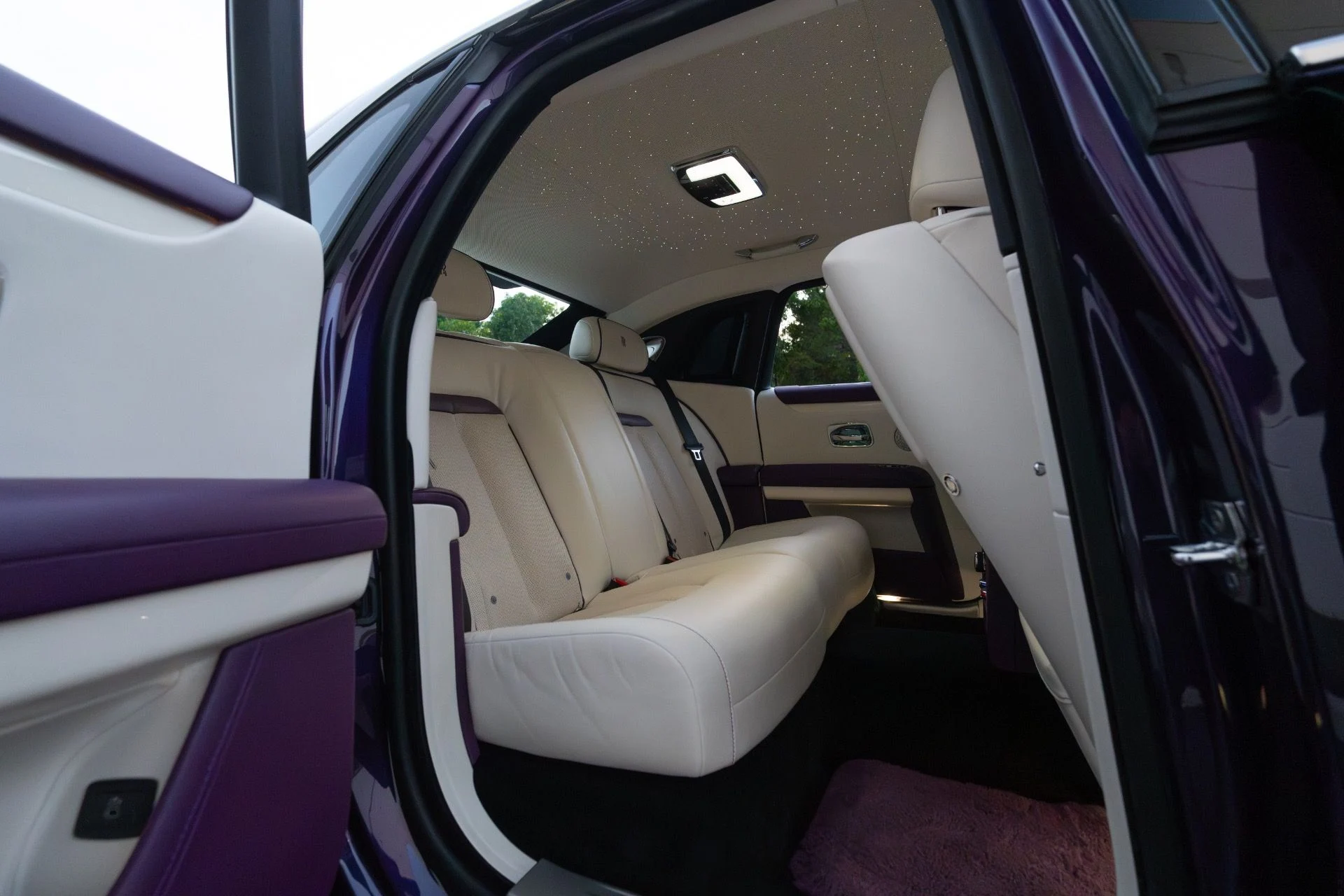 mph089_2505682163_Used_2021_Rolls_Royce_Ghost_1762913749_318e1c75ba