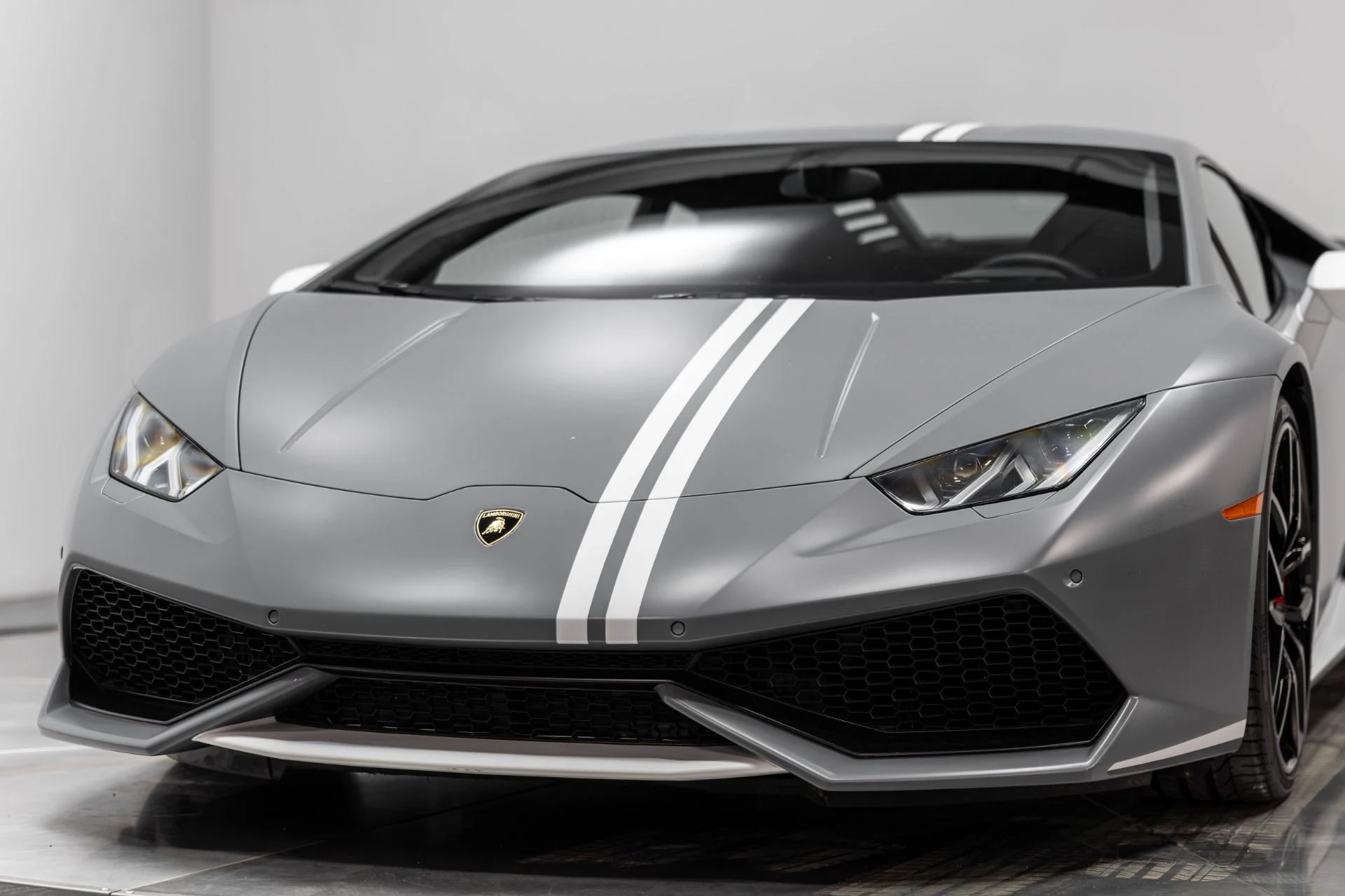 mph089_2605249755_Used_2017_Lamborghini_Huracan_1765410503_632e2361d1