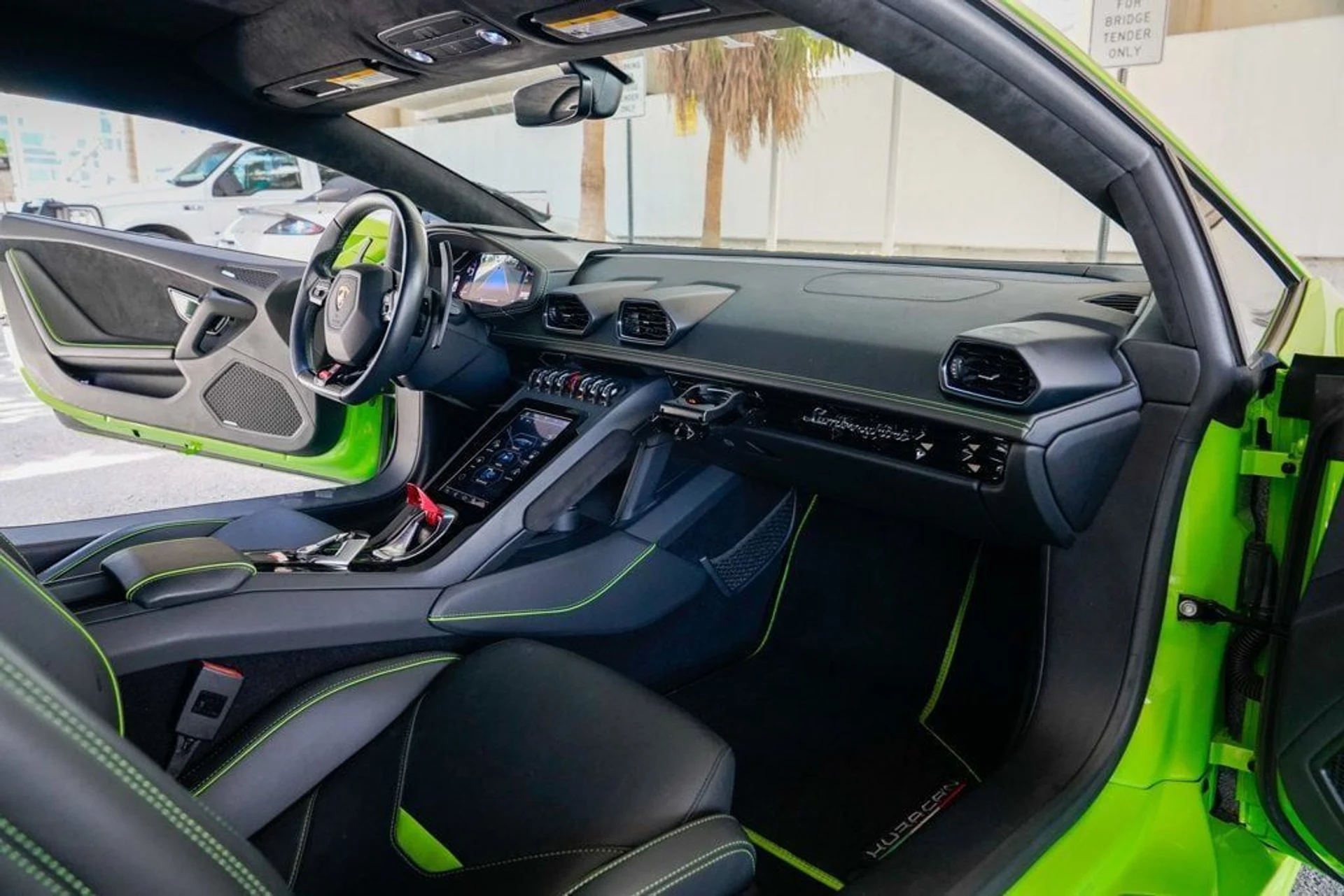 mph089_2739942937_used_2020_lamborghini_huracan_evo_coupeawd_14354_22890839_90_1024_b802253d94