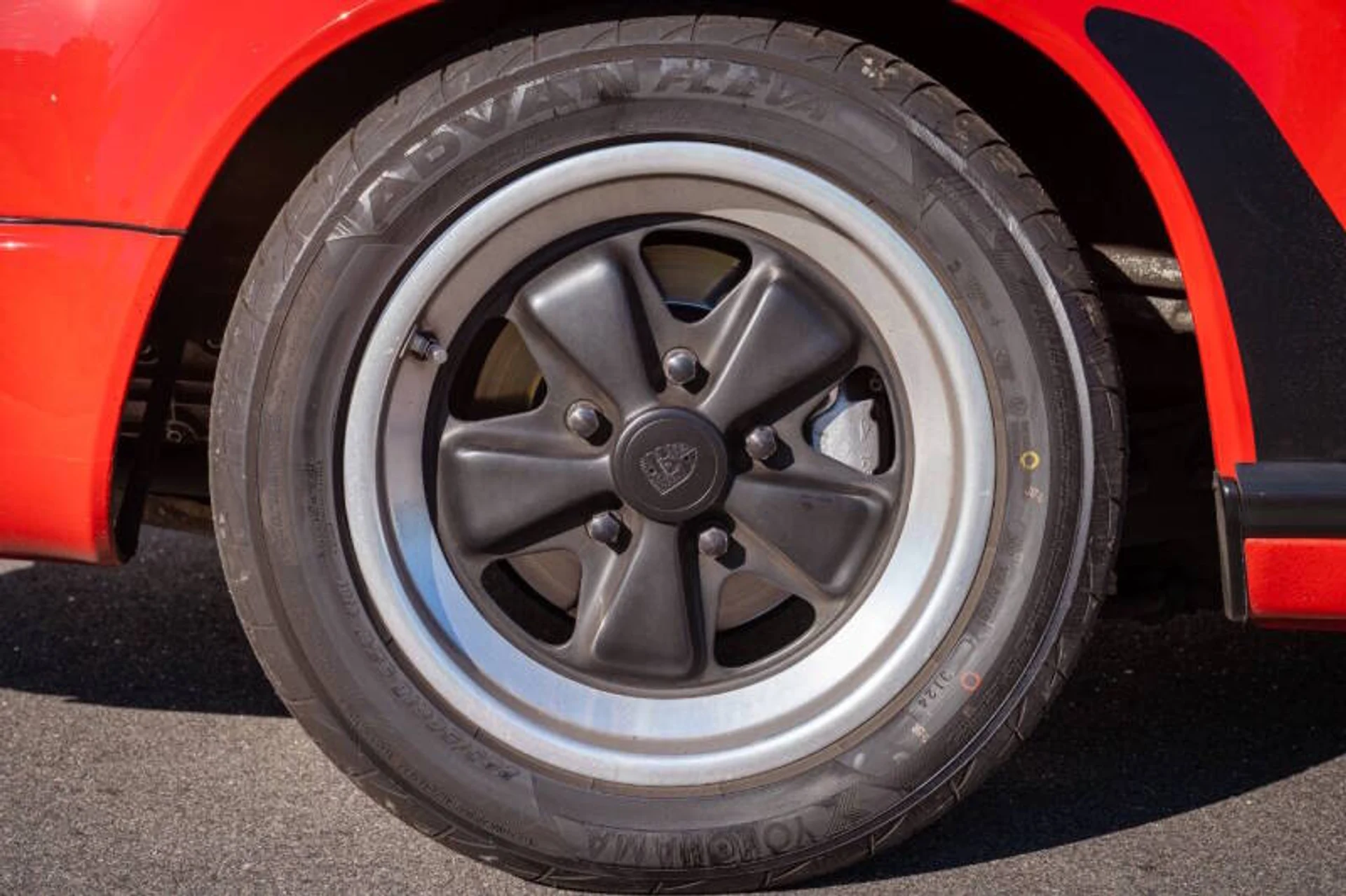 mph089_2777030052_1985_porsche_911_carrera_2dr_coupe_b15b5a40f0