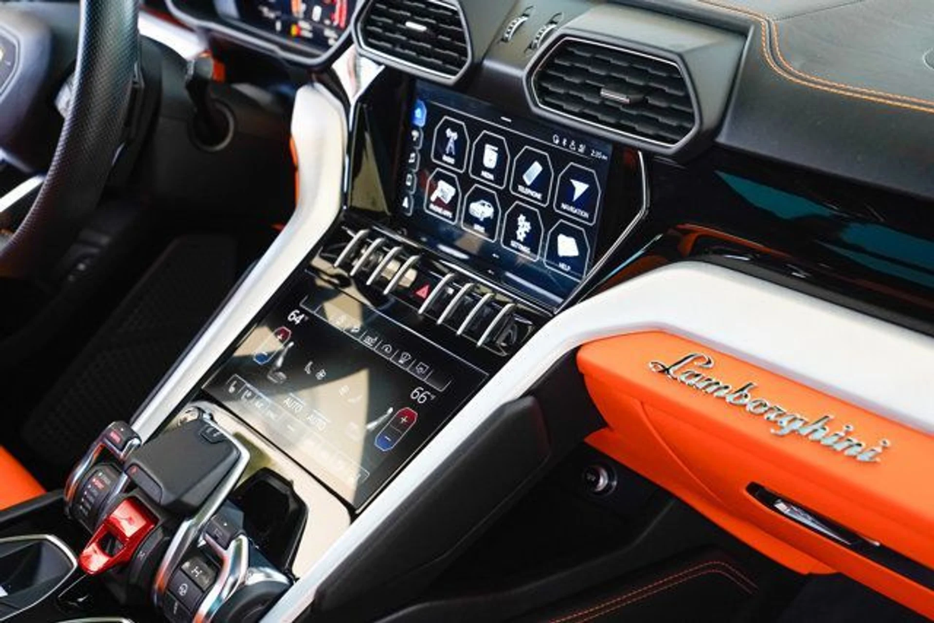 mph089_3116286692_used_2021_lamborghini_urus_awd_14354_22713615_90_640_e5338c6bf4