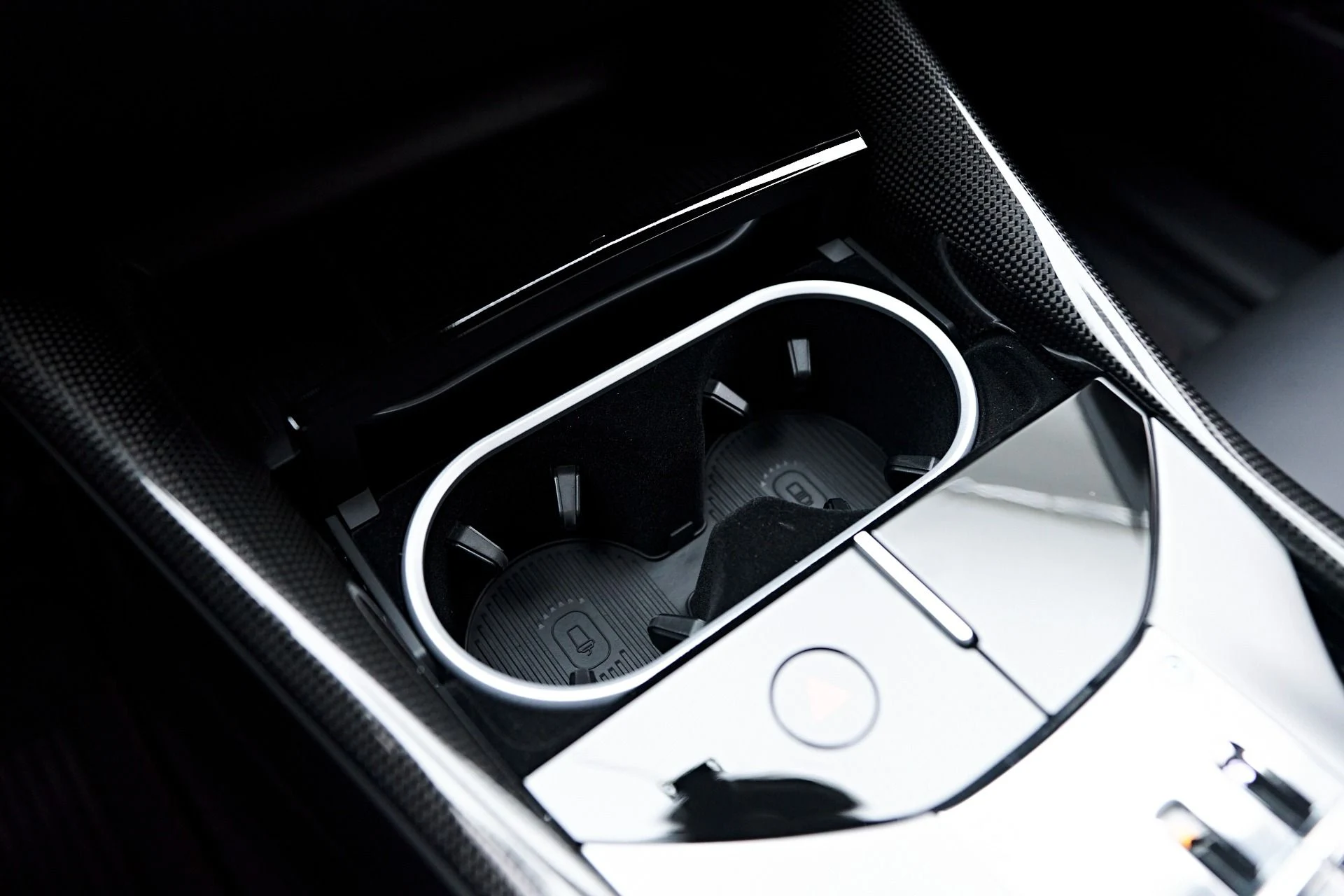 mph089_3183020338_Used_2024_Ferrari_Purosangue_Base_1757201216_840373026a