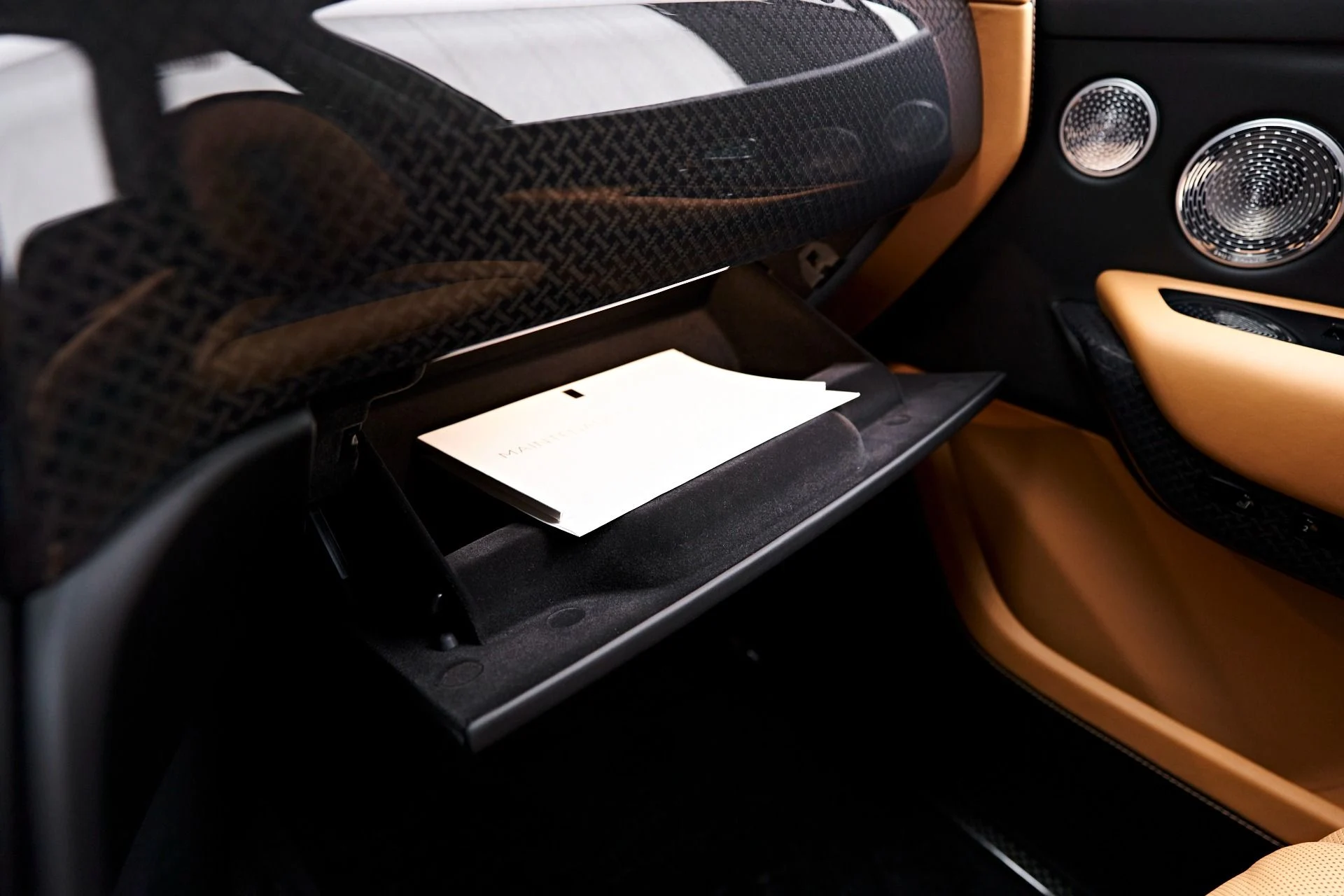 mph089_3384189615_Used_2022_Rolls_Royce_Cullinan_Base_1679686724_59d55567a6