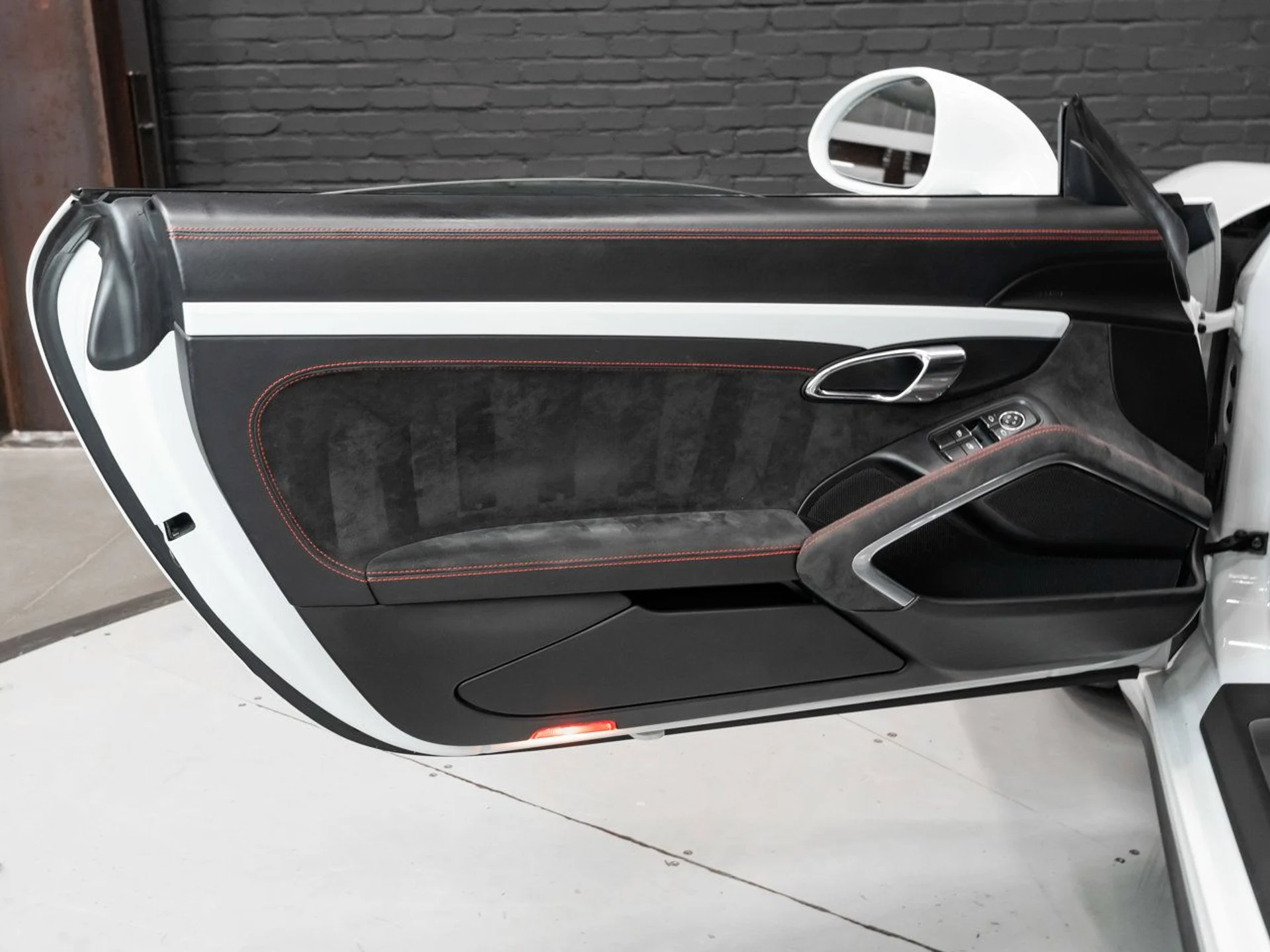 mph089_3537290012_porsche_911_2015_aa11869400