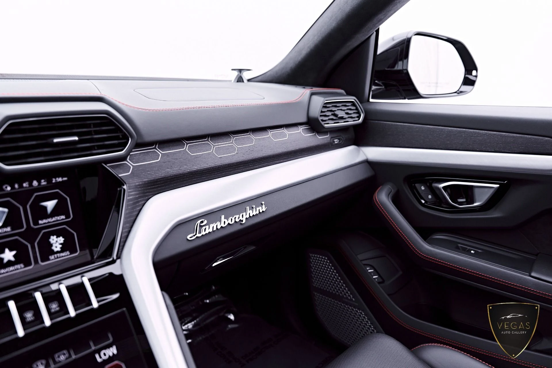 mph089_3656579593_Used_2022_Lamborghini_Urus_1782339070_7b0dbbd980