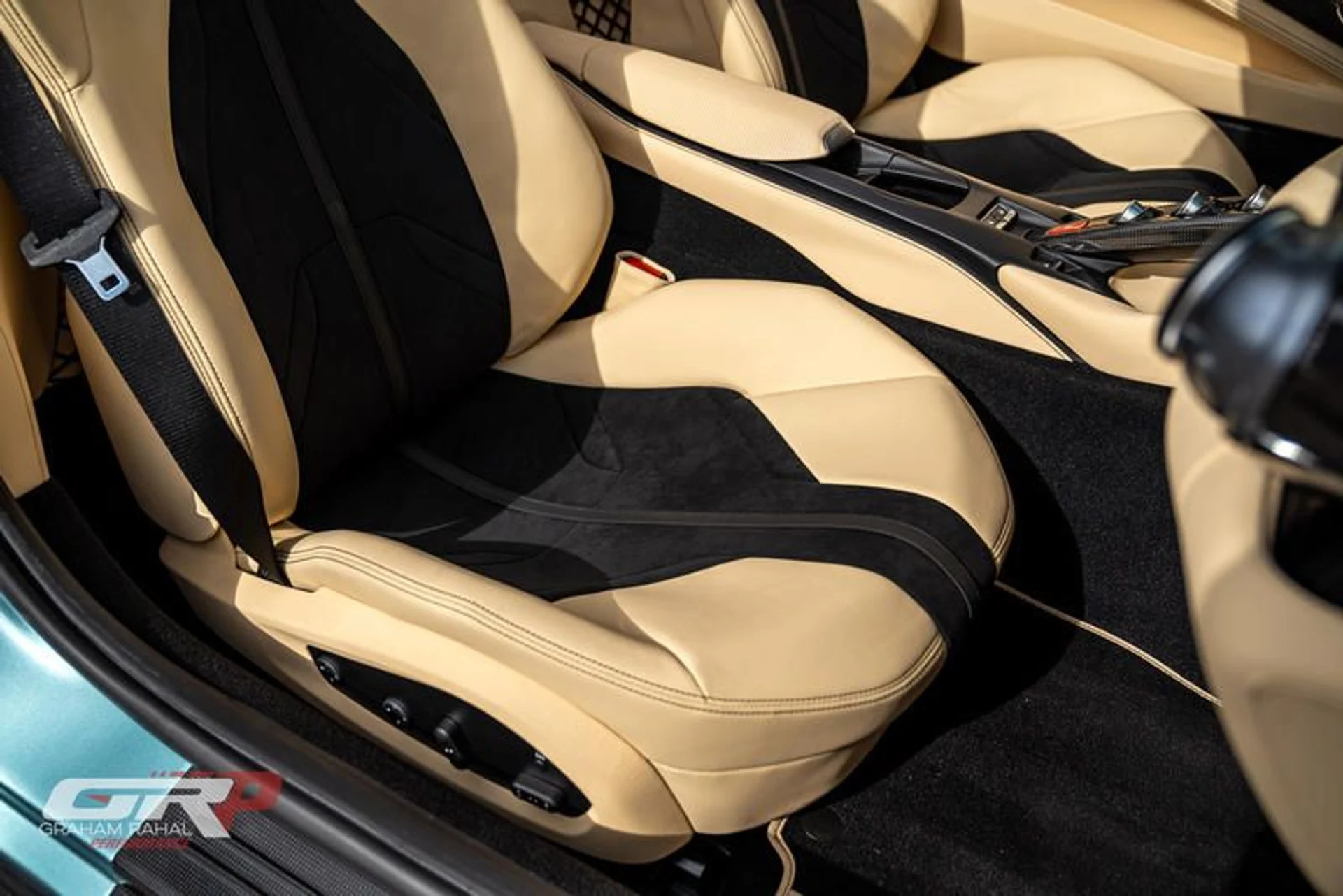 mph089_4278368774_C3_C5701_A_0184_4_D28_A91_A_F0352_B837075_2427fab6f8