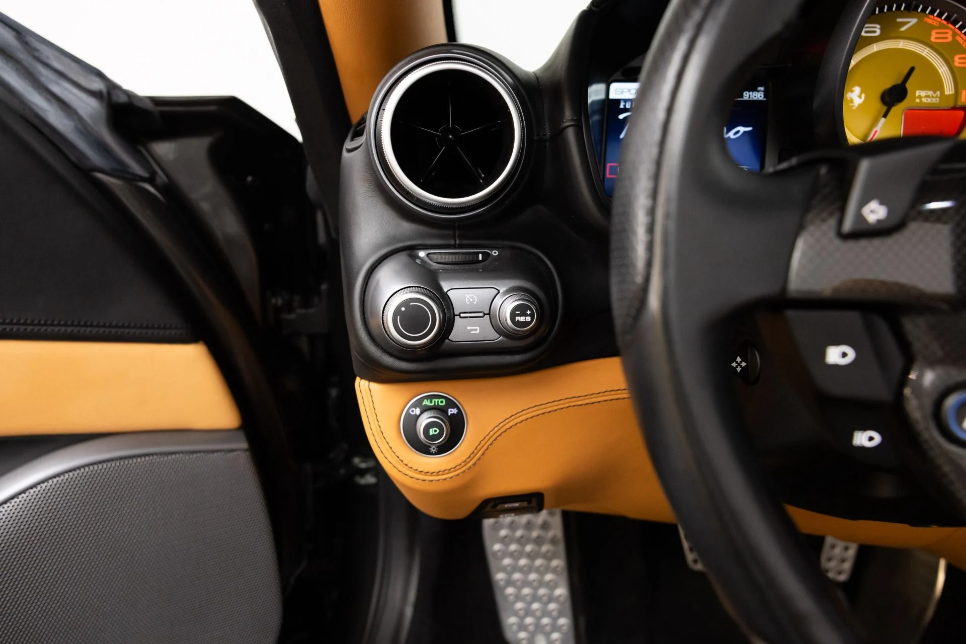 mph089_806906130_Used_2019_Ferrari_Portofino_1784318320_6e009ebc9d