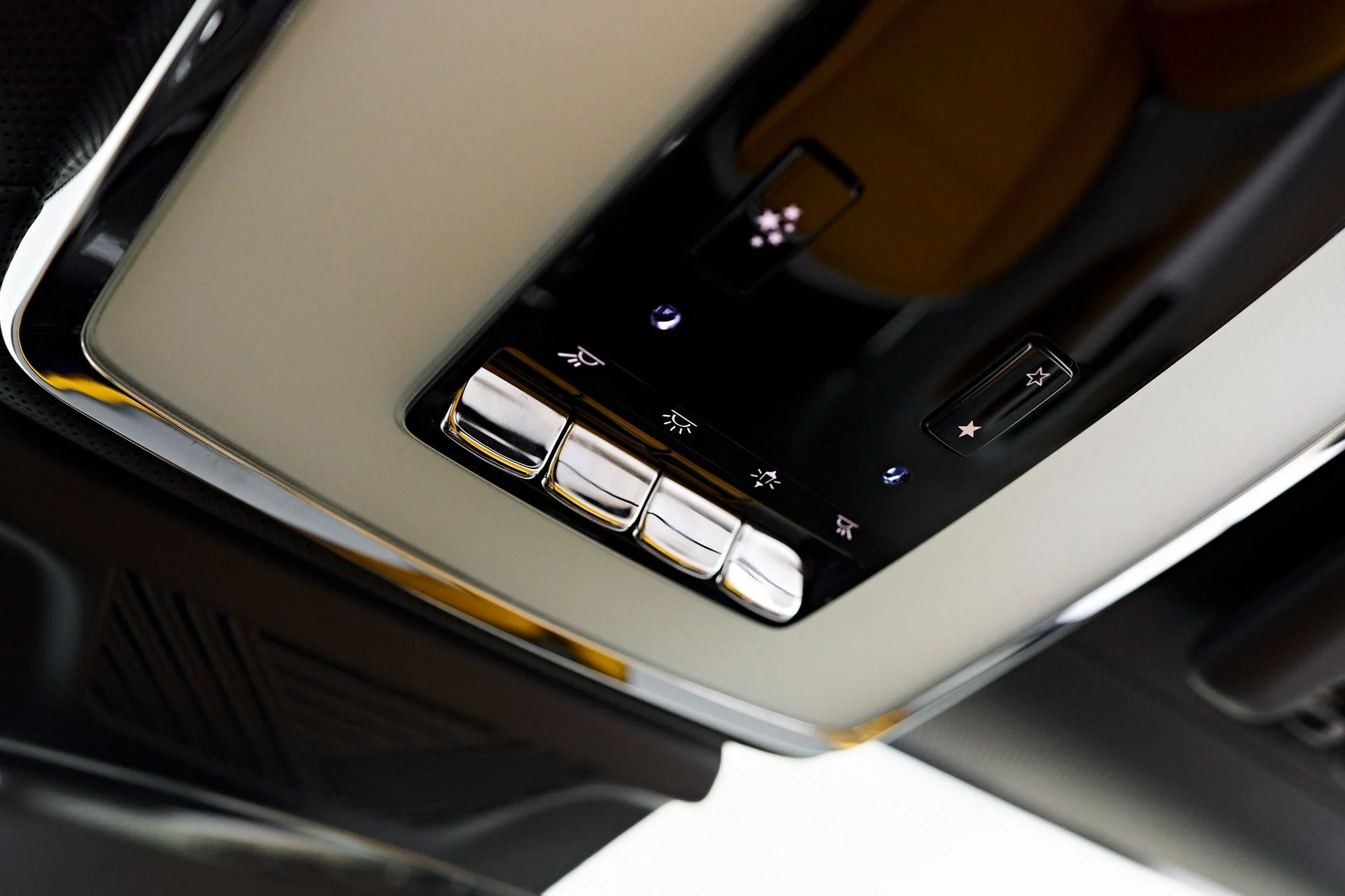 mph089_809601900_Used_2025_Rolls_Royce_Spectre_Base_1753213338_def79e490d