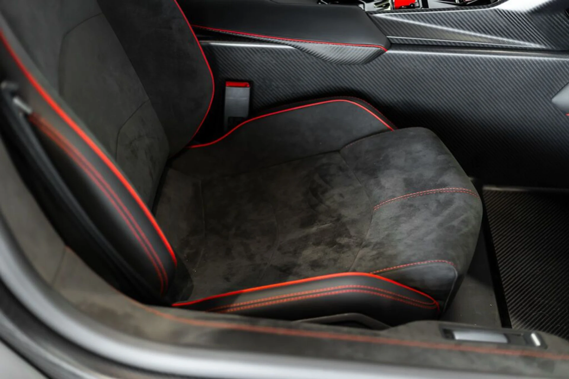mph089_887485361_lamborghini_veneno_2014_jpg_v_1779988126_aab71741b1