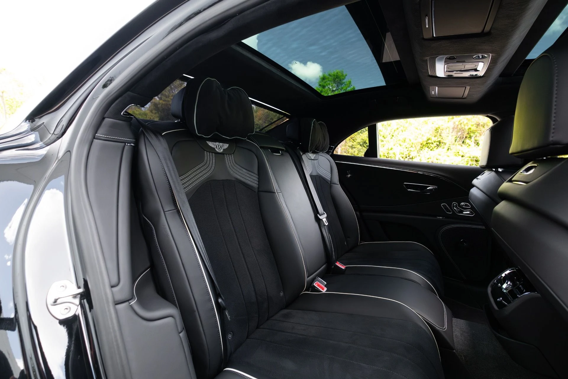 mph089_930644864_Used_2023_Bentley_Flying_Spur_S_V8_1778782636_83ee2dec22