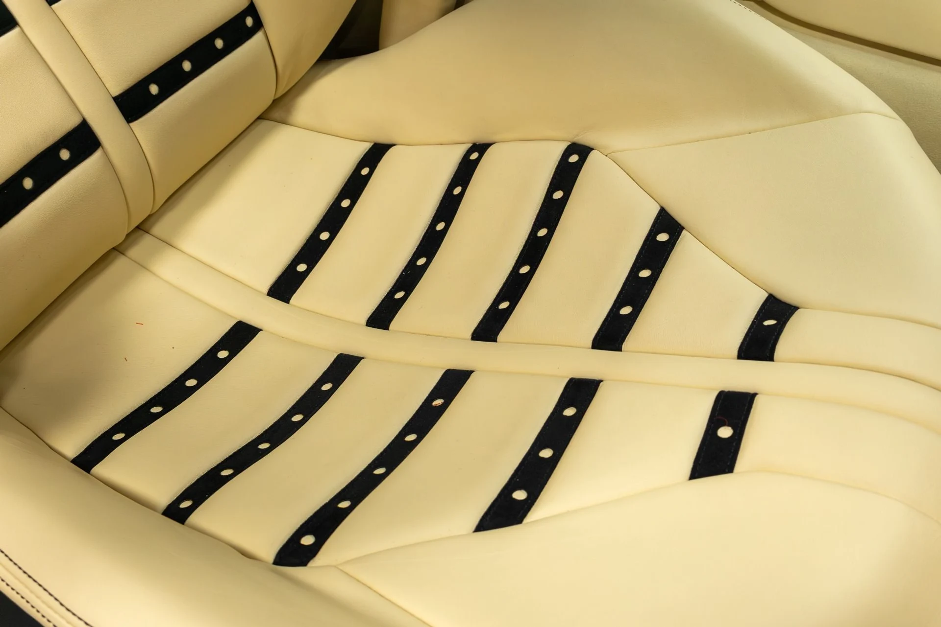 mph090_1005483860_Used_2018_Ferrari_812_Superfast_1763480061_35a9a2f9ab