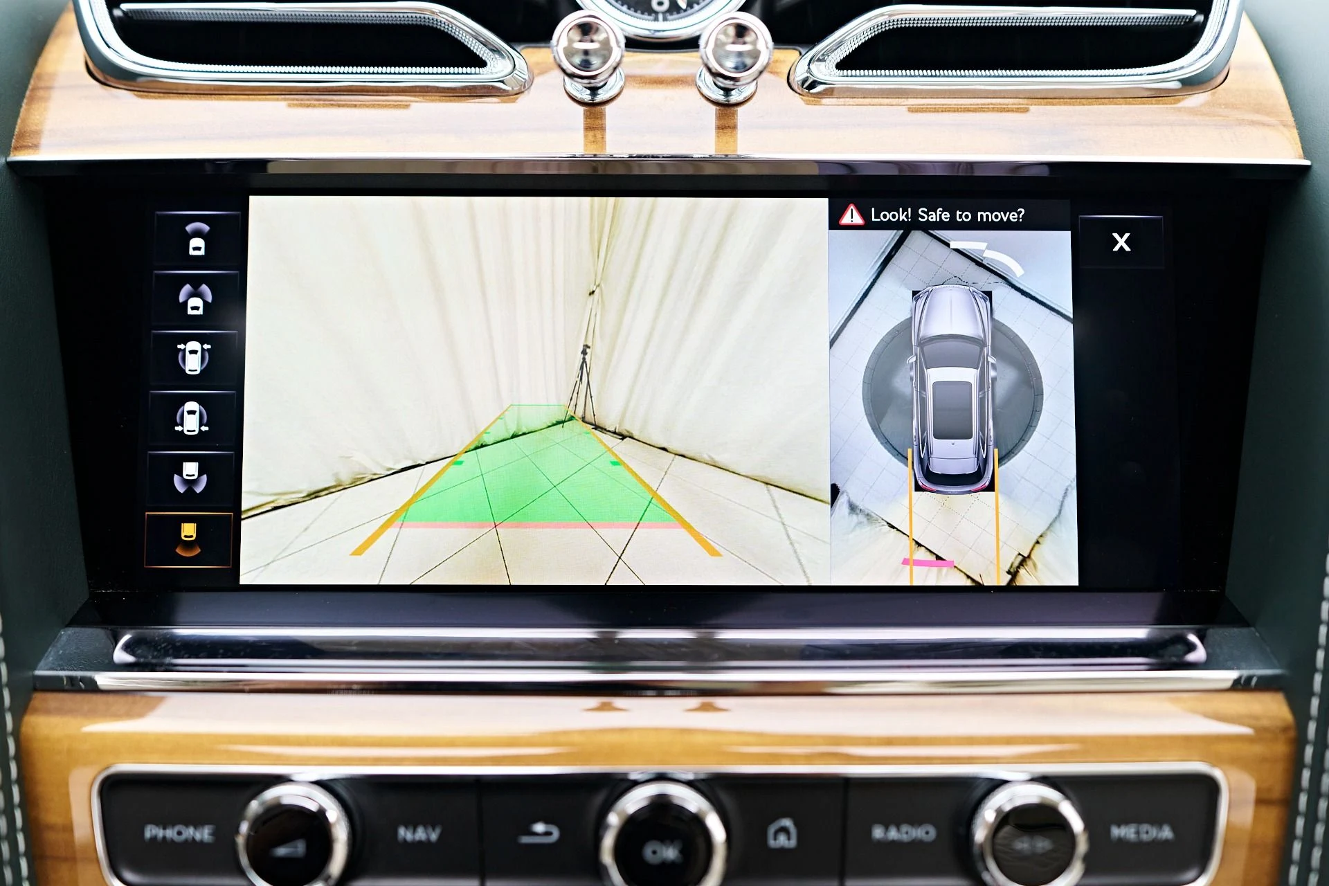 mph090_1058074317_Used_2023_Bentley_Bentayga_EWB_1754782542_2890092fbe