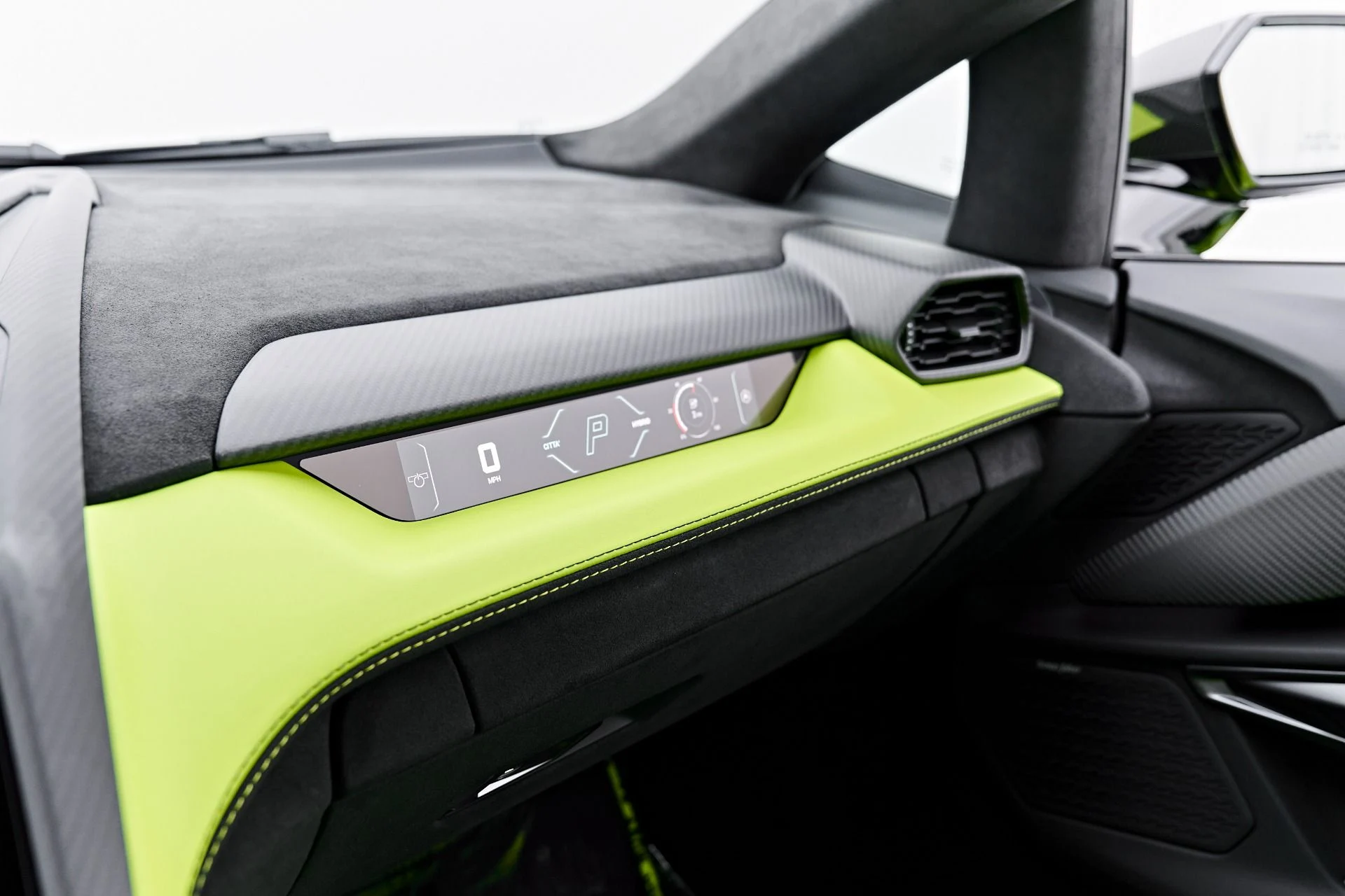 mph090_125048622_Used_2026_Lamborghini_Revuelto_Base_1788485777_2ba8a87154