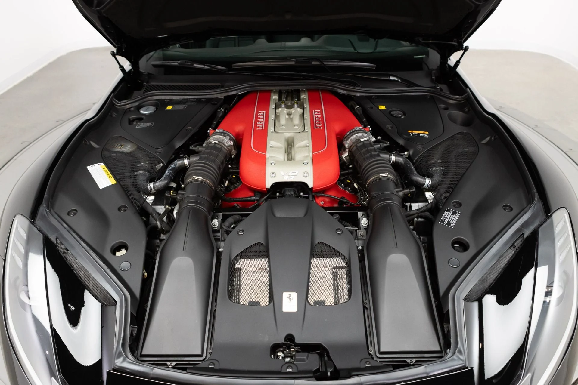 mph090_1376039366_Used_2021_Ferrari_812_GTS_1778696353_44a4b264b5